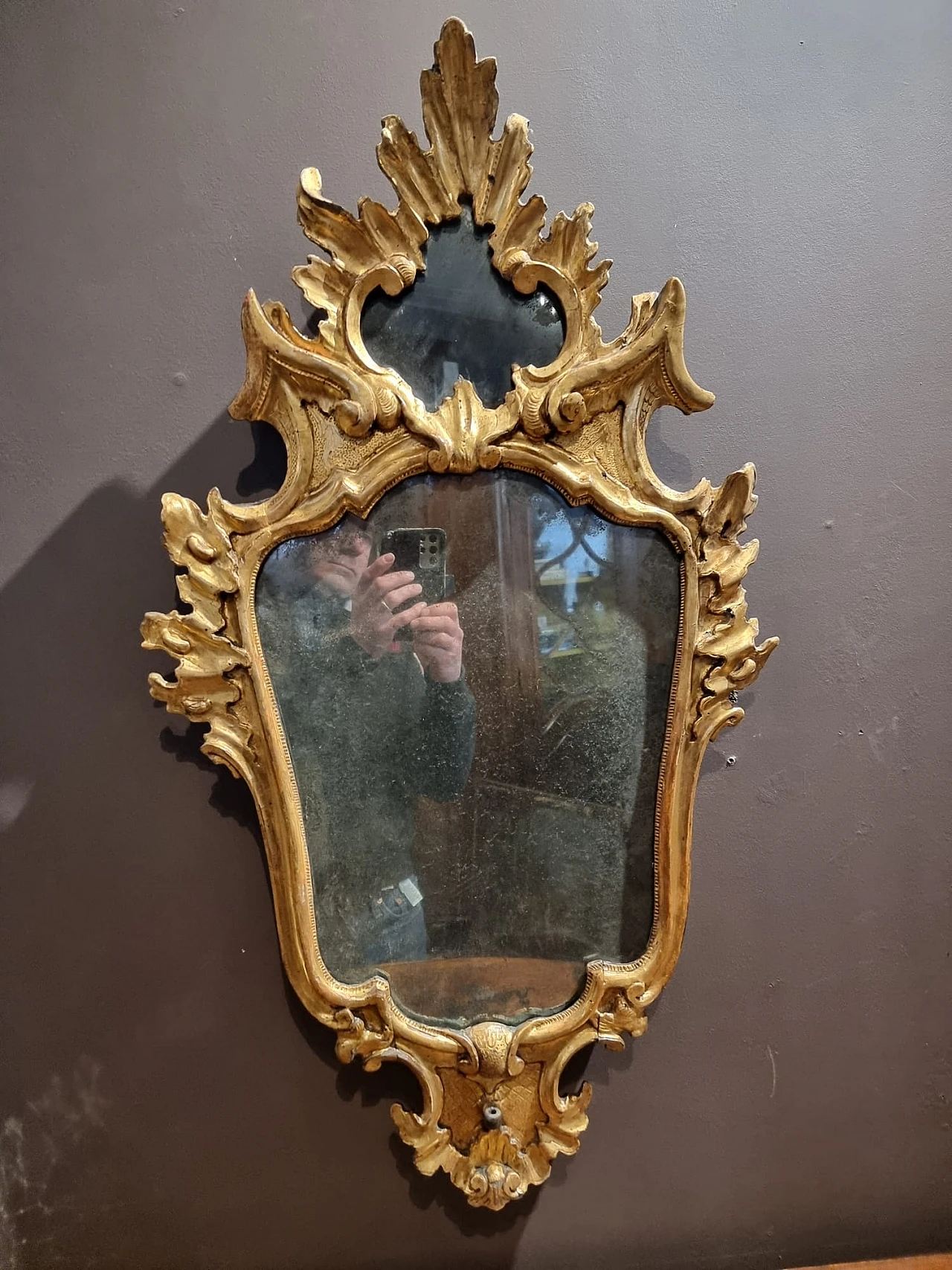 Mirror in carved & gilded wood with pure gold leaf, 18th century 1