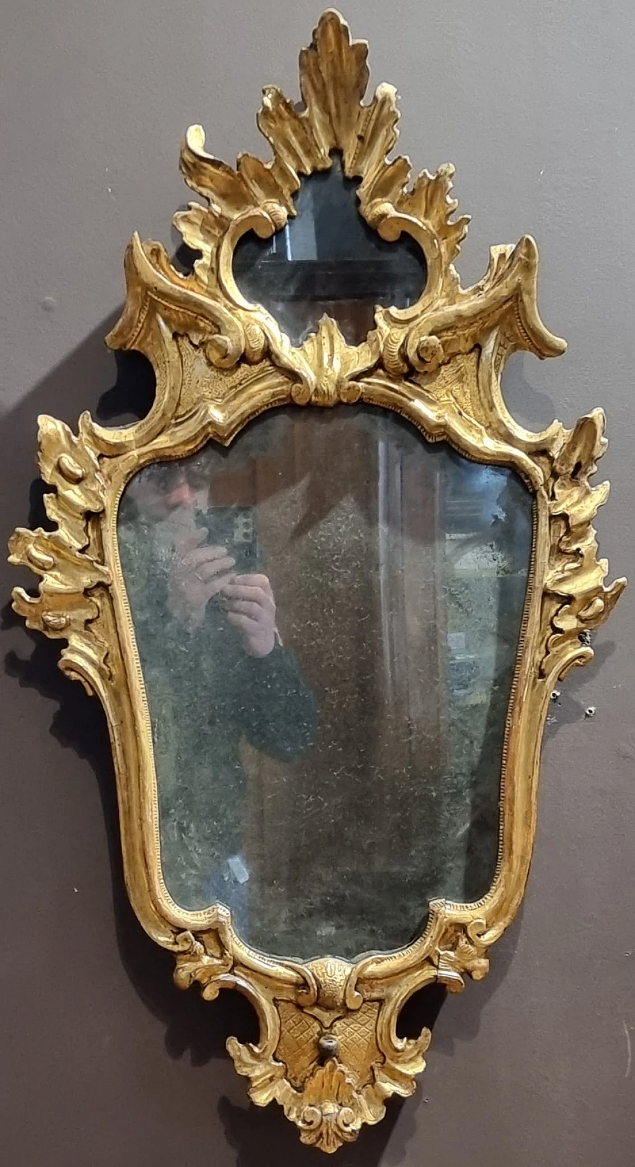 Mirror in carved & gilded wood with pure gold leaf, 18th century 3