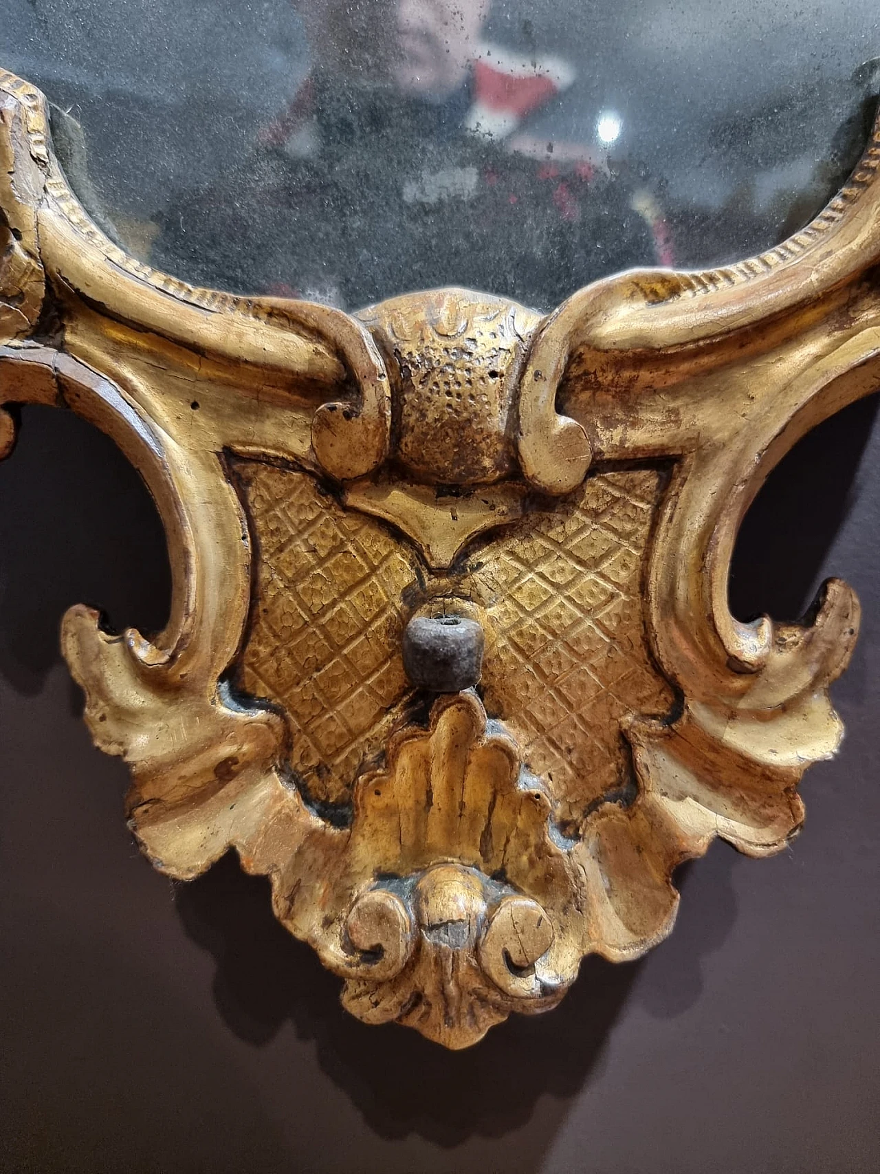 Mirror in carved & gilded wood with pure gold leaf, 18th century 4