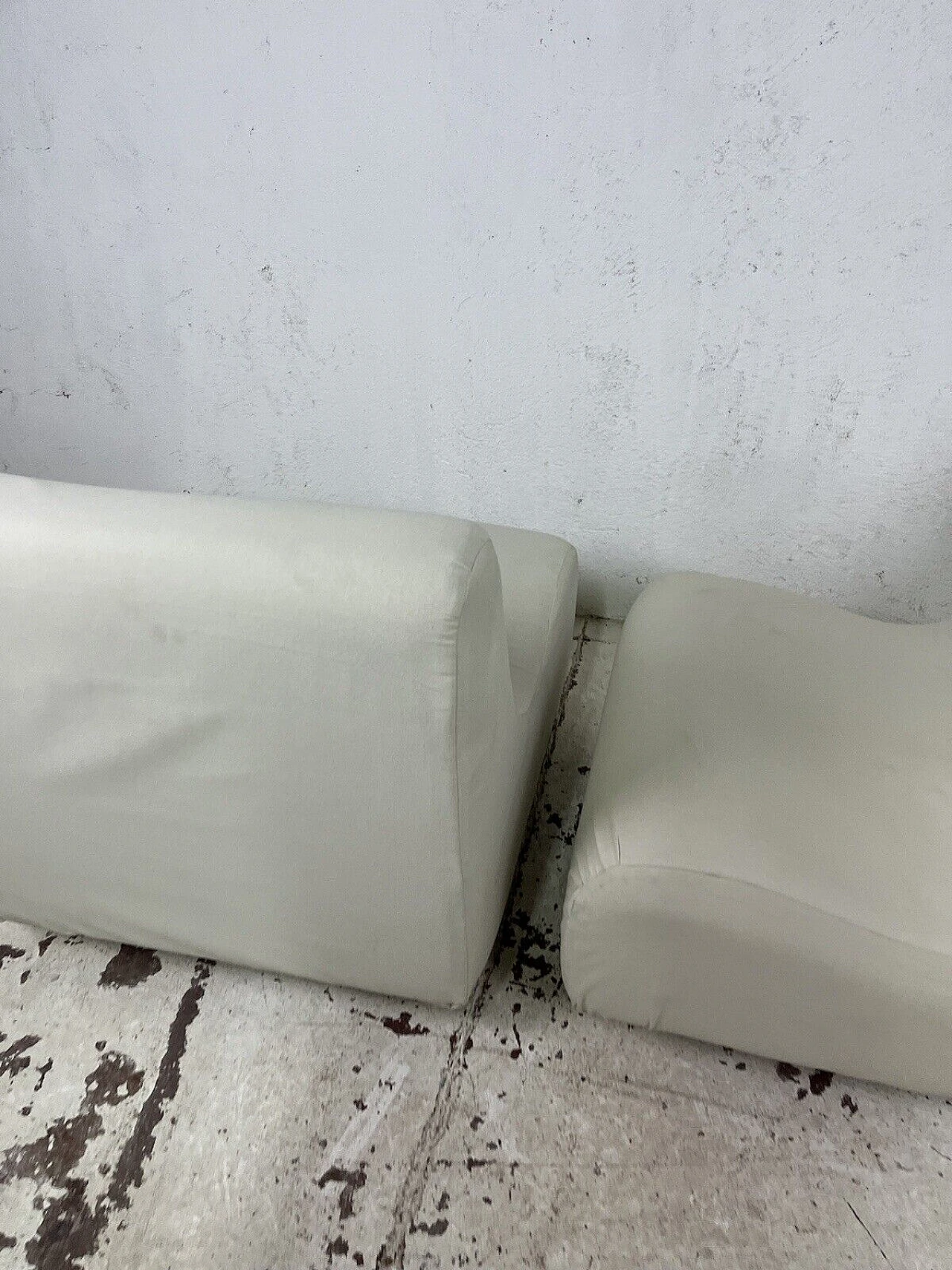 Pair of Space Age white fabric armchairs, 1970s 7