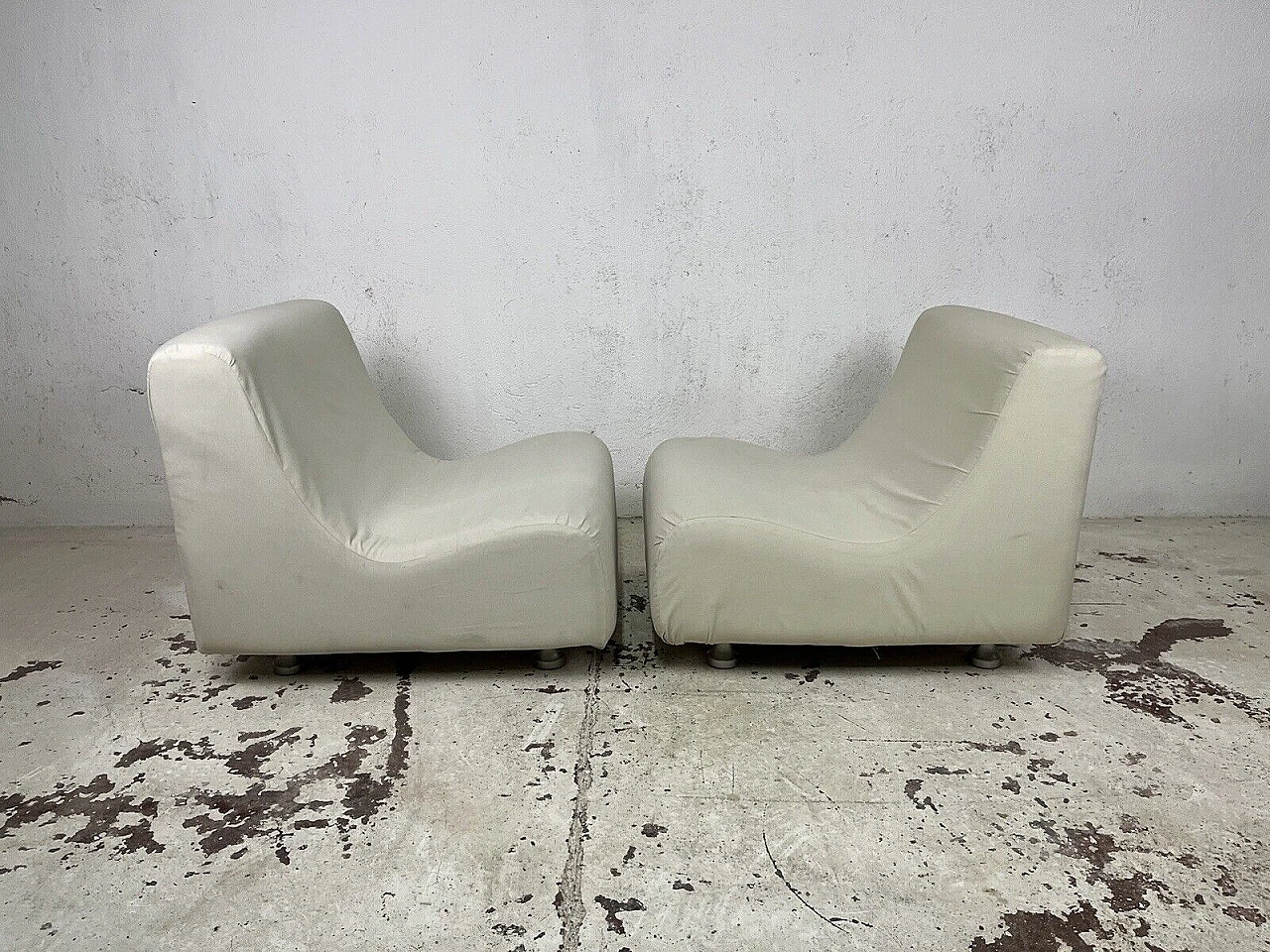 Pair of Space Age white fabric armchairs, 1970s 13