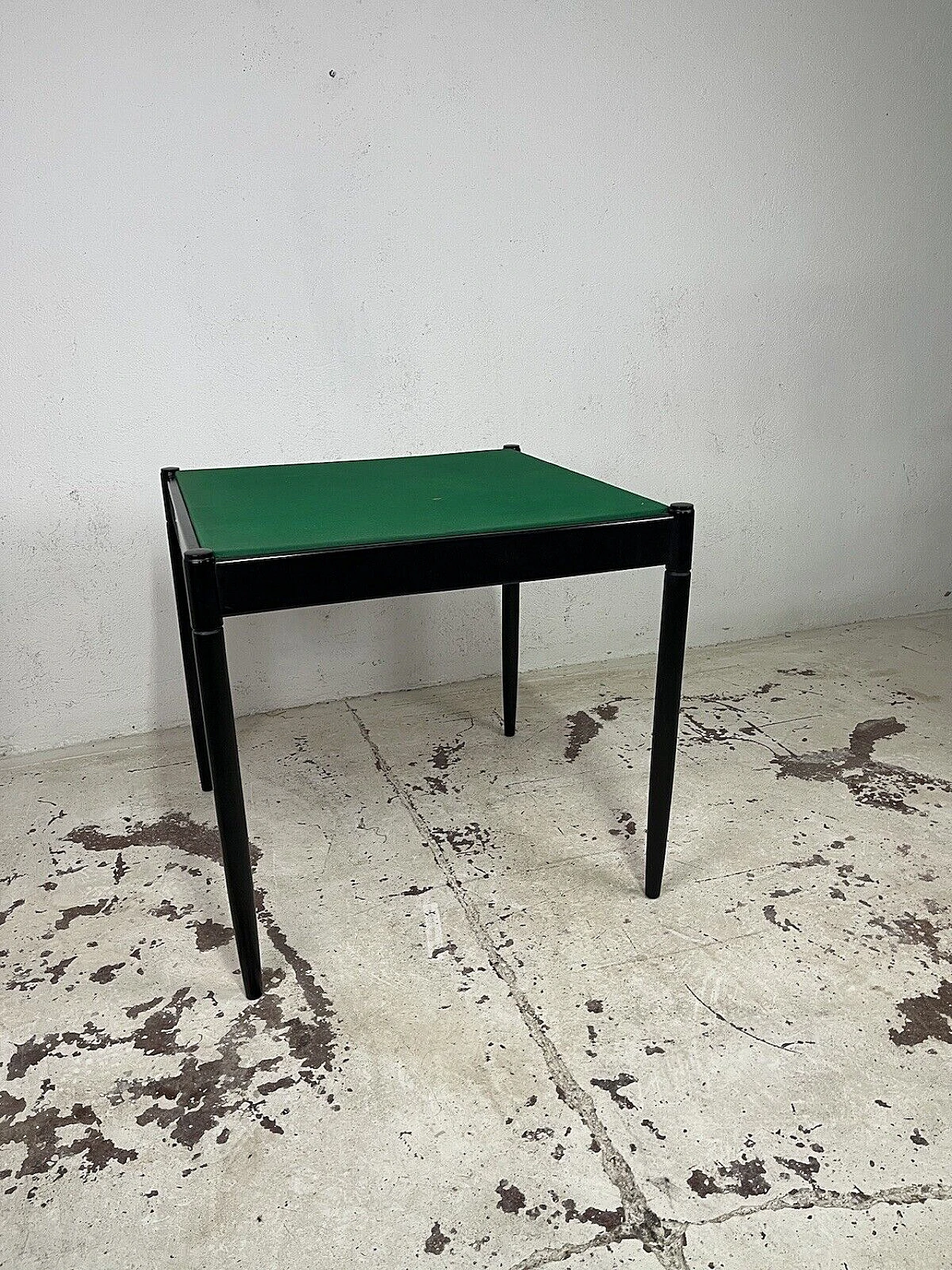 Tavolo da gioco quadrato in legno, anni '60 3