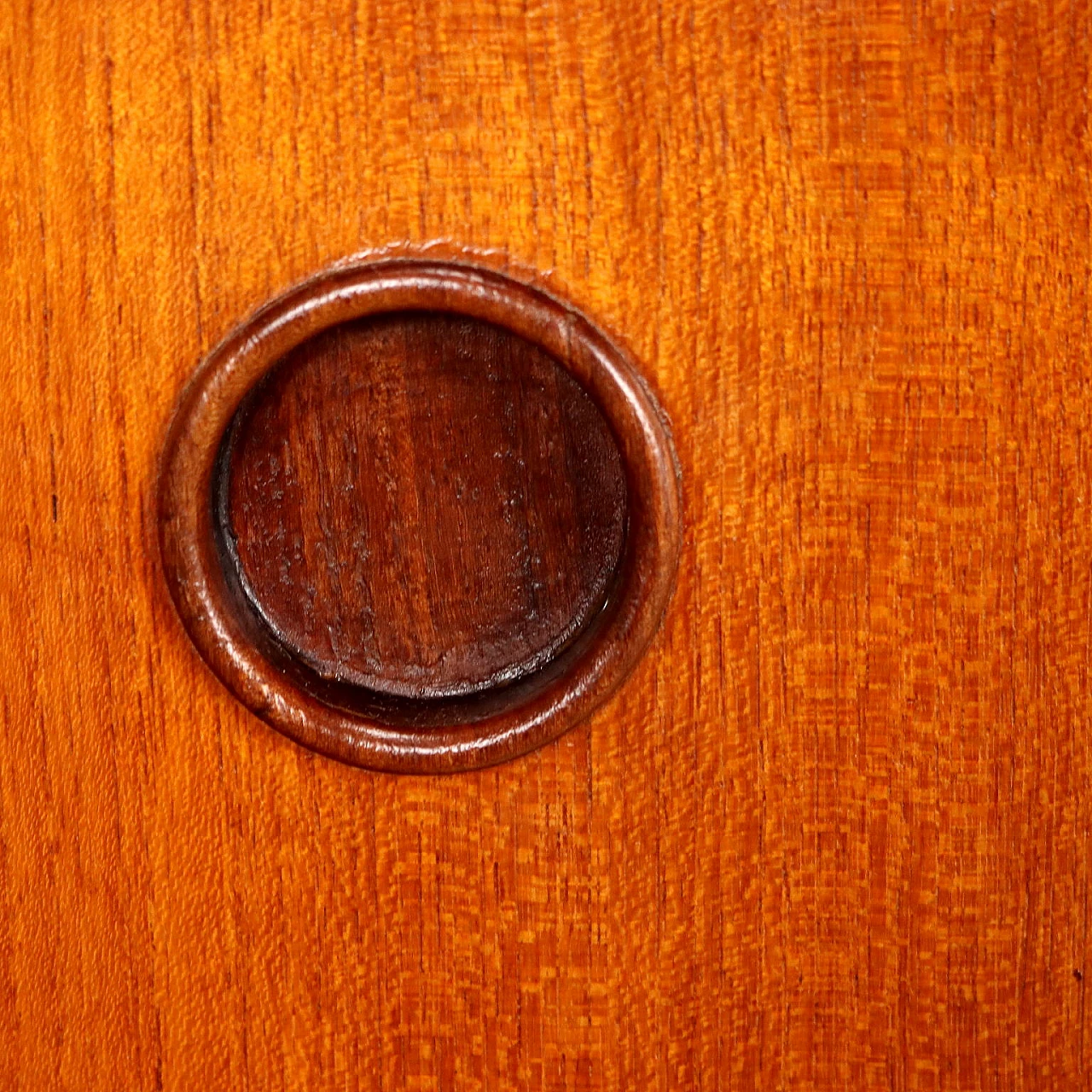 Credenza impiallicciata in teak con ante scorrevoli, anni '60 5