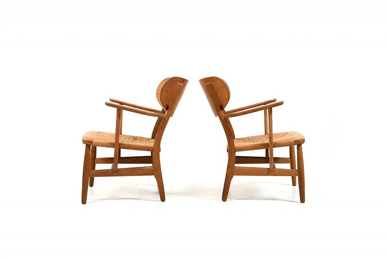 Pair of CH-22 armchairs by H. J. Wegner for Carl Hansen & Søn., 1950s 3