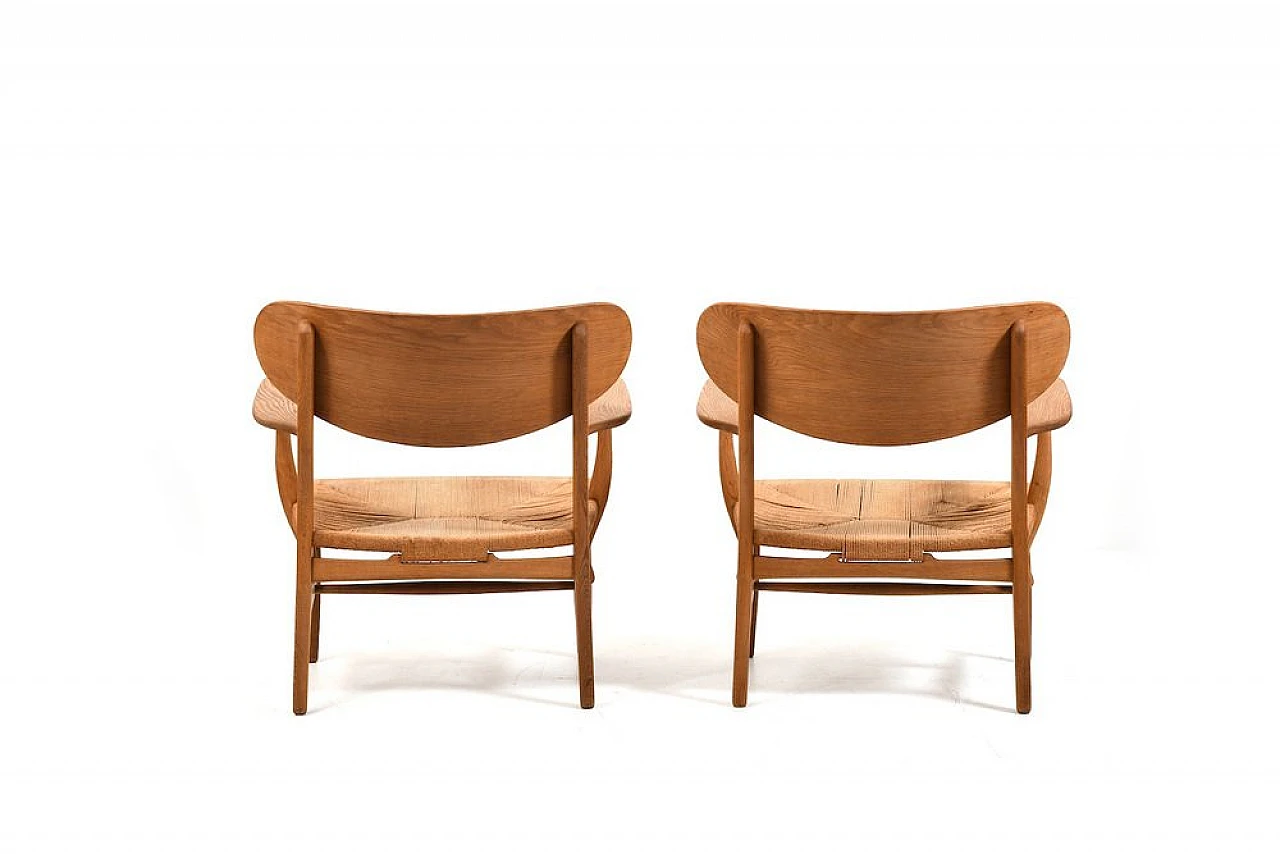 Pair of CH-22 armchairs by H. J. Wegner for Carl Hansen & Søn., 1950s 5