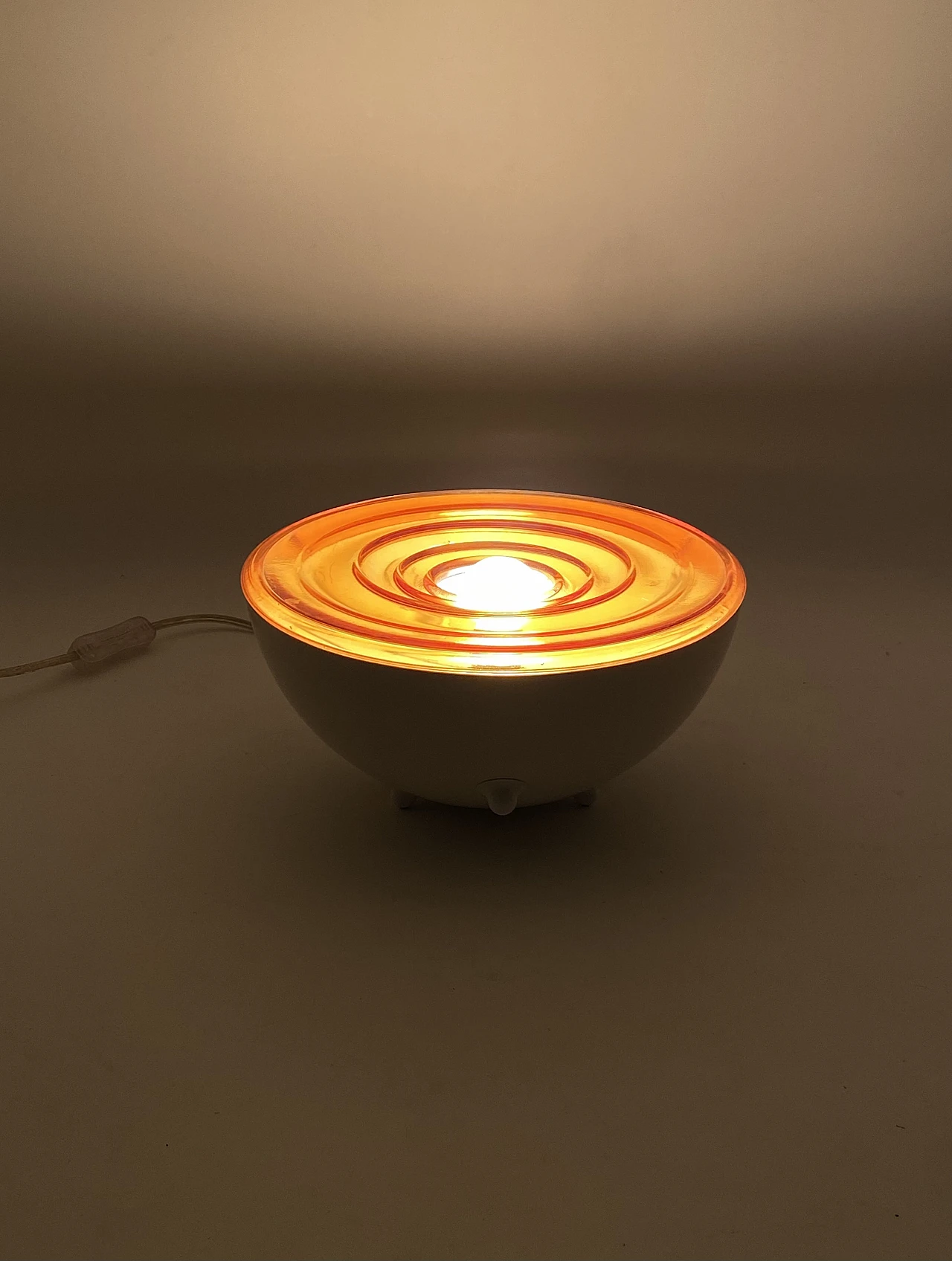 Lampada da tavolo in vetro arancione e alluminio laccato, anni '70 11