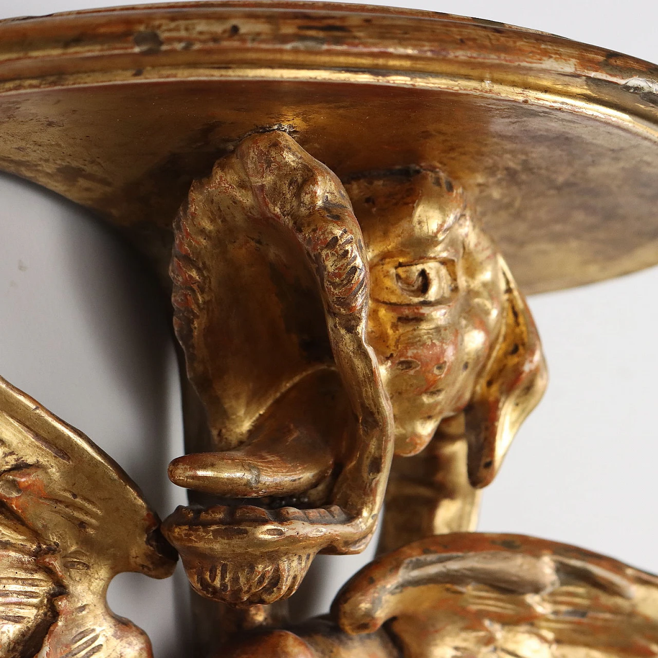 Carved and gilded wooden shelf with dragon figure 3