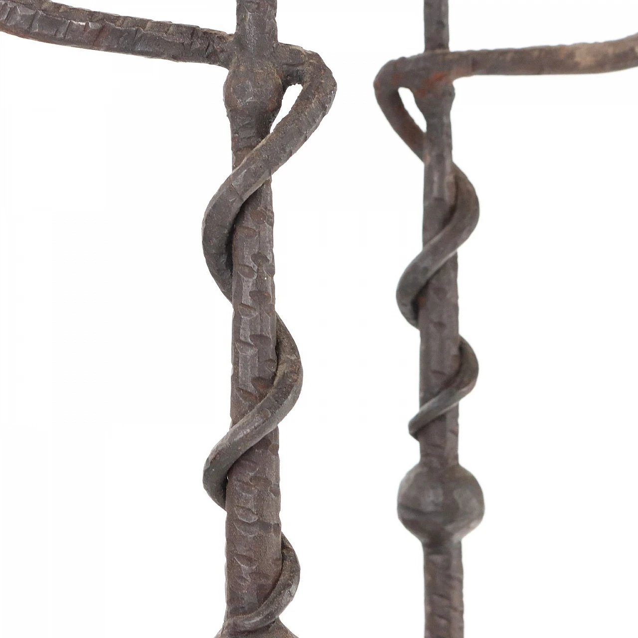 Pair of bronze oil lanterns with snake-shaped stand 7