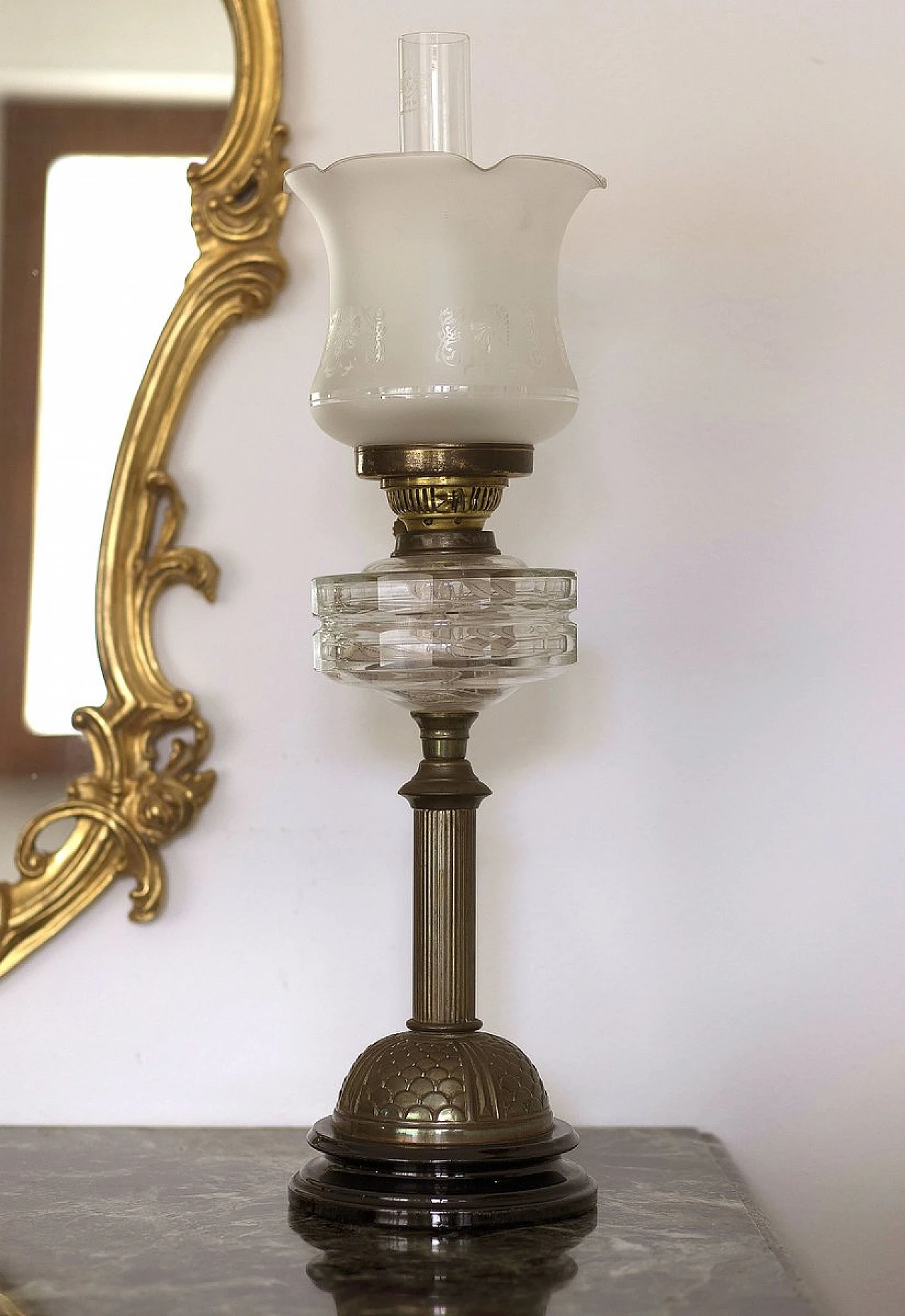 Brass & glass oil lamp with wooden base by Sherwoods Ltd, 19th century 1