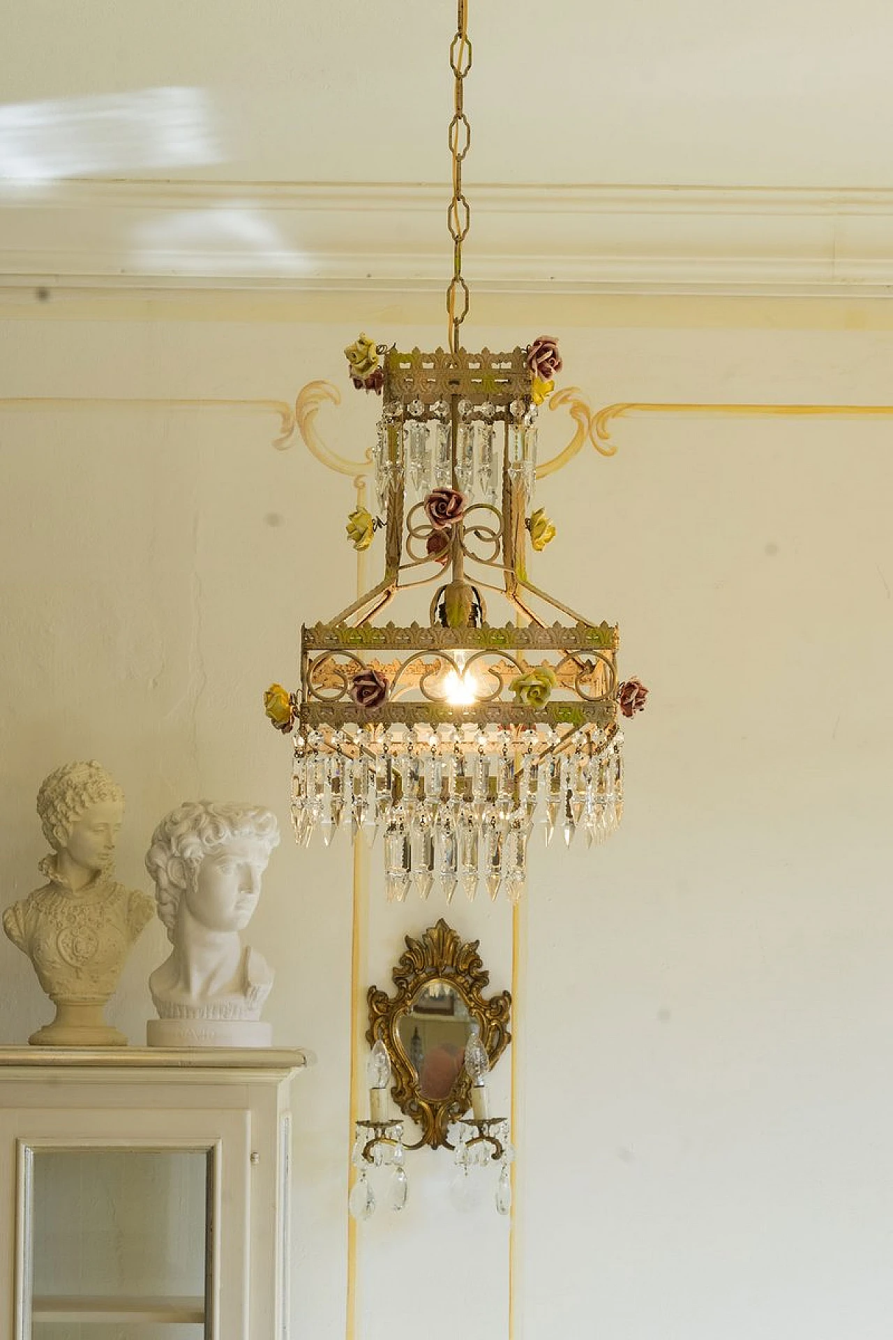 Empire style chandelier in golden metal with porcelain flowers, 1950s 4