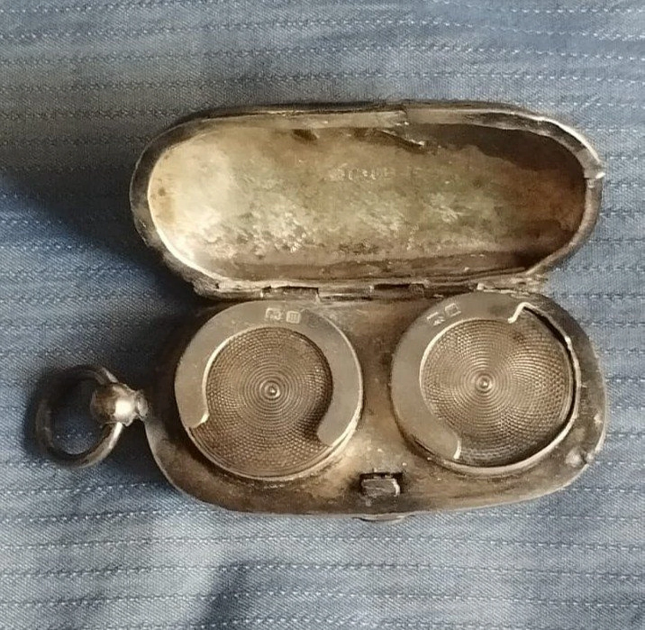 Double silver case for Sovereign coin, late 19th century 1