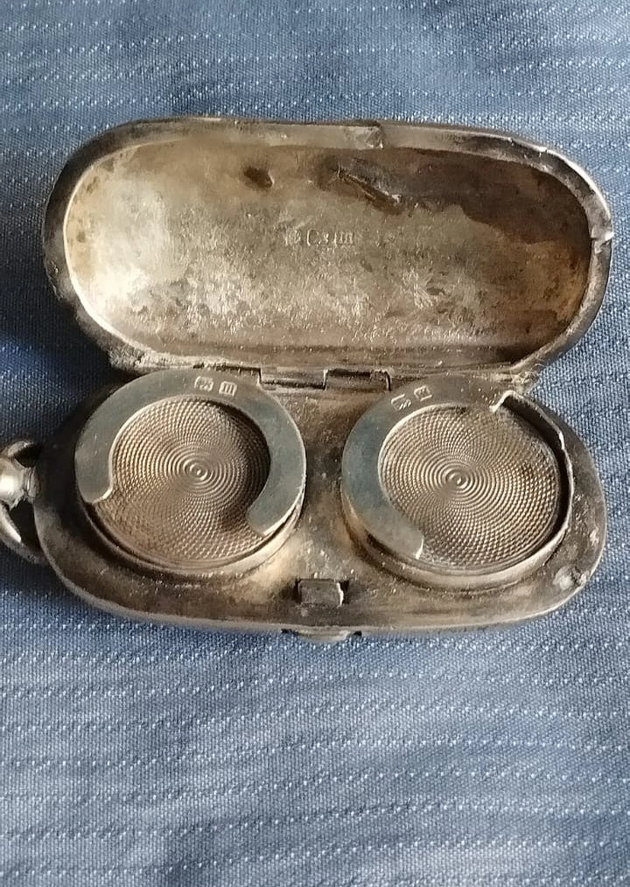 Double silver case for Sovereign coin, late 19th century 6