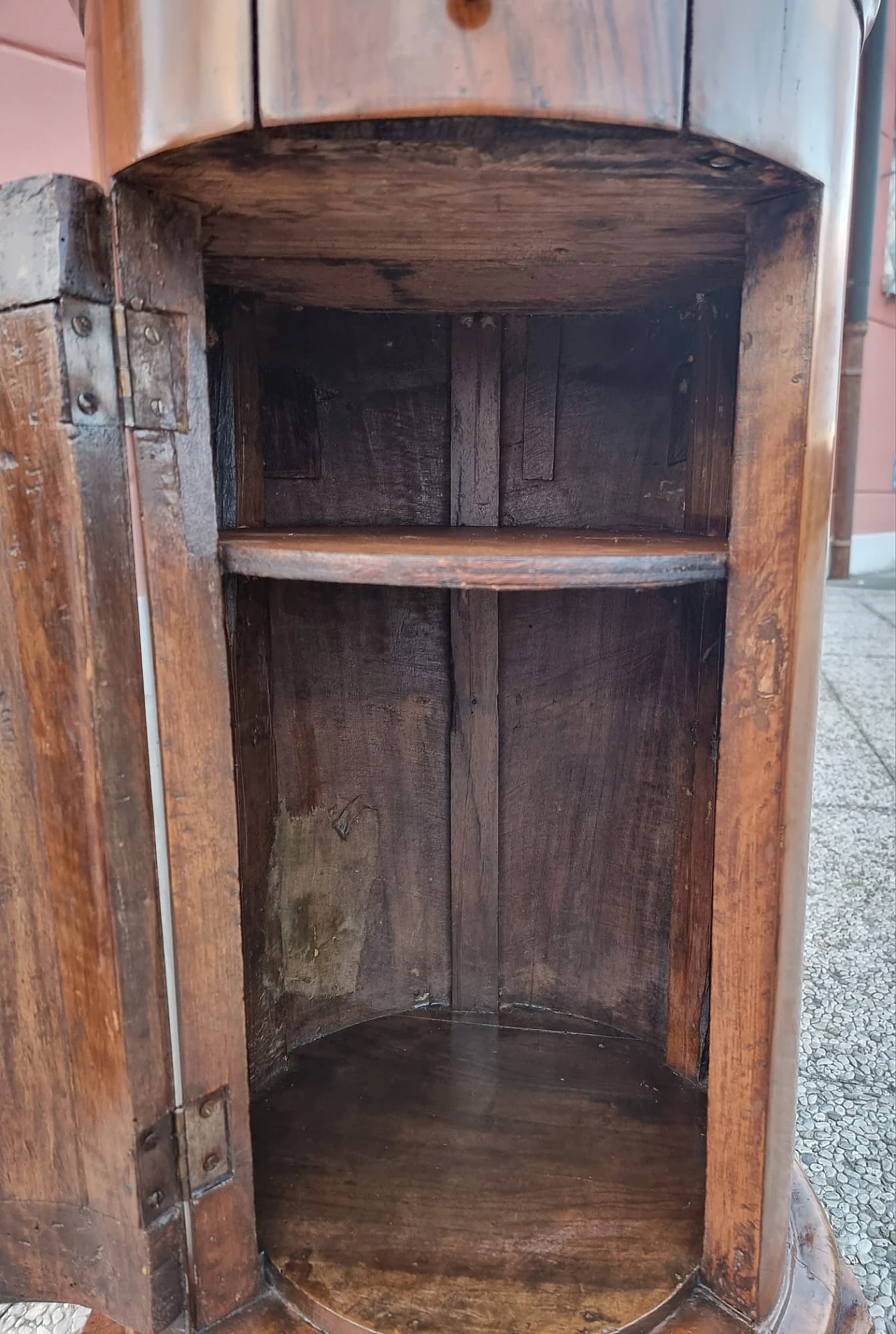 Empire walnut octagonal column cabinet, early 19th century 5