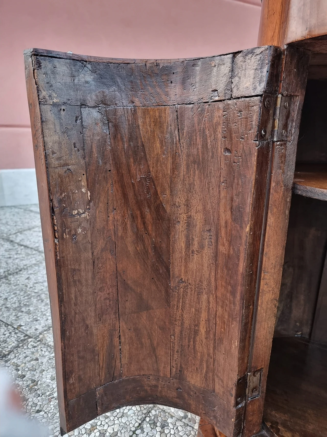 Empire walnut octagonal column cabinet, early 19th century 8