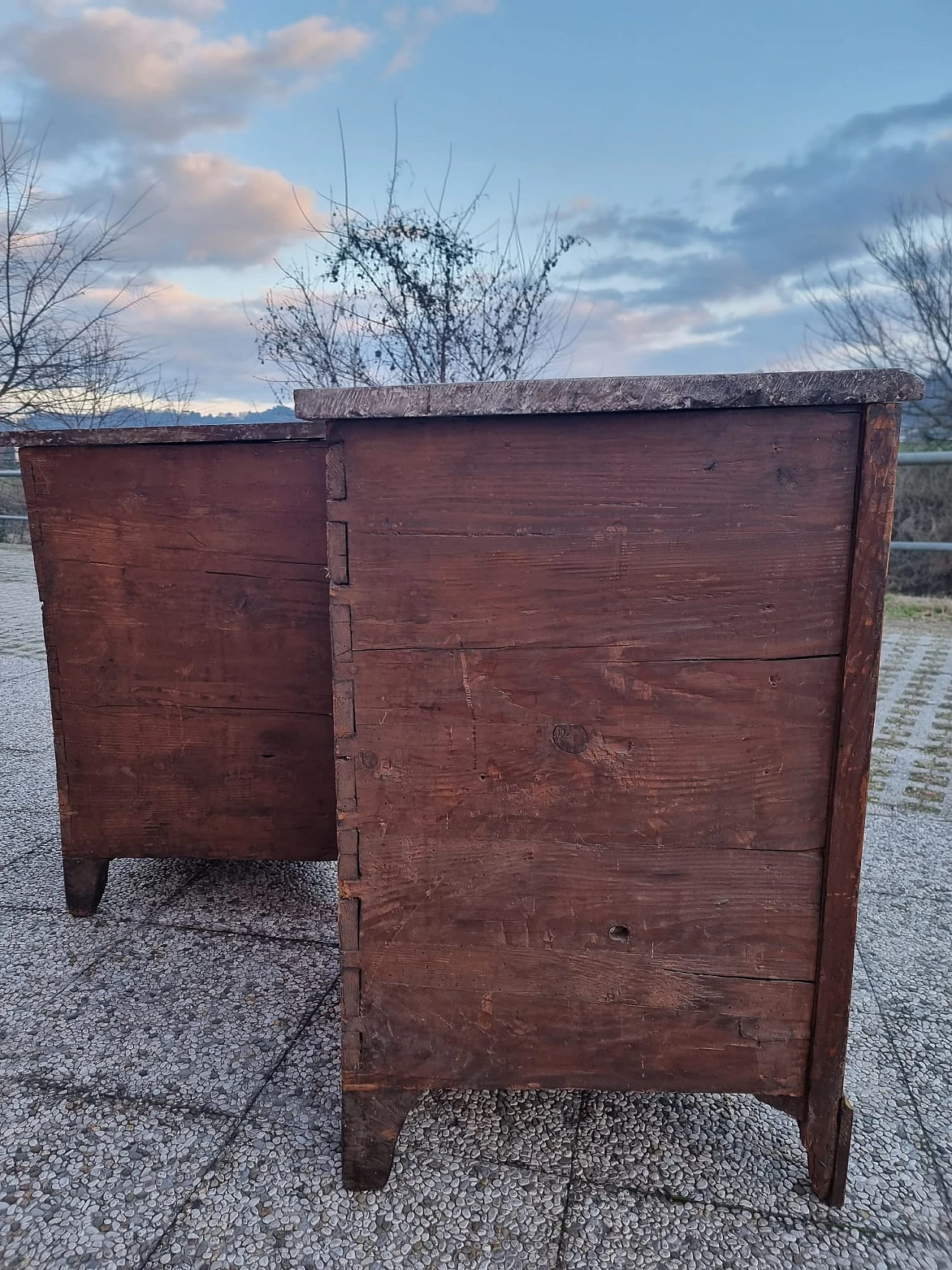 Pair of rosewood veneered cornerboards, 18th century 10