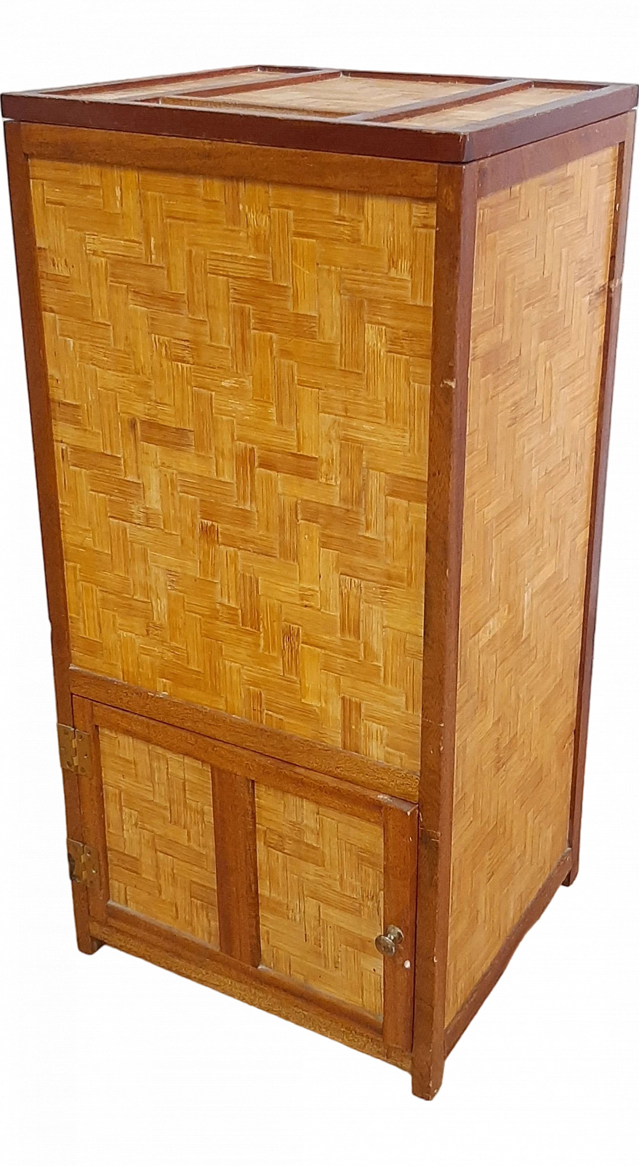 Vertical wicker trunk with double opening, 1970s 10