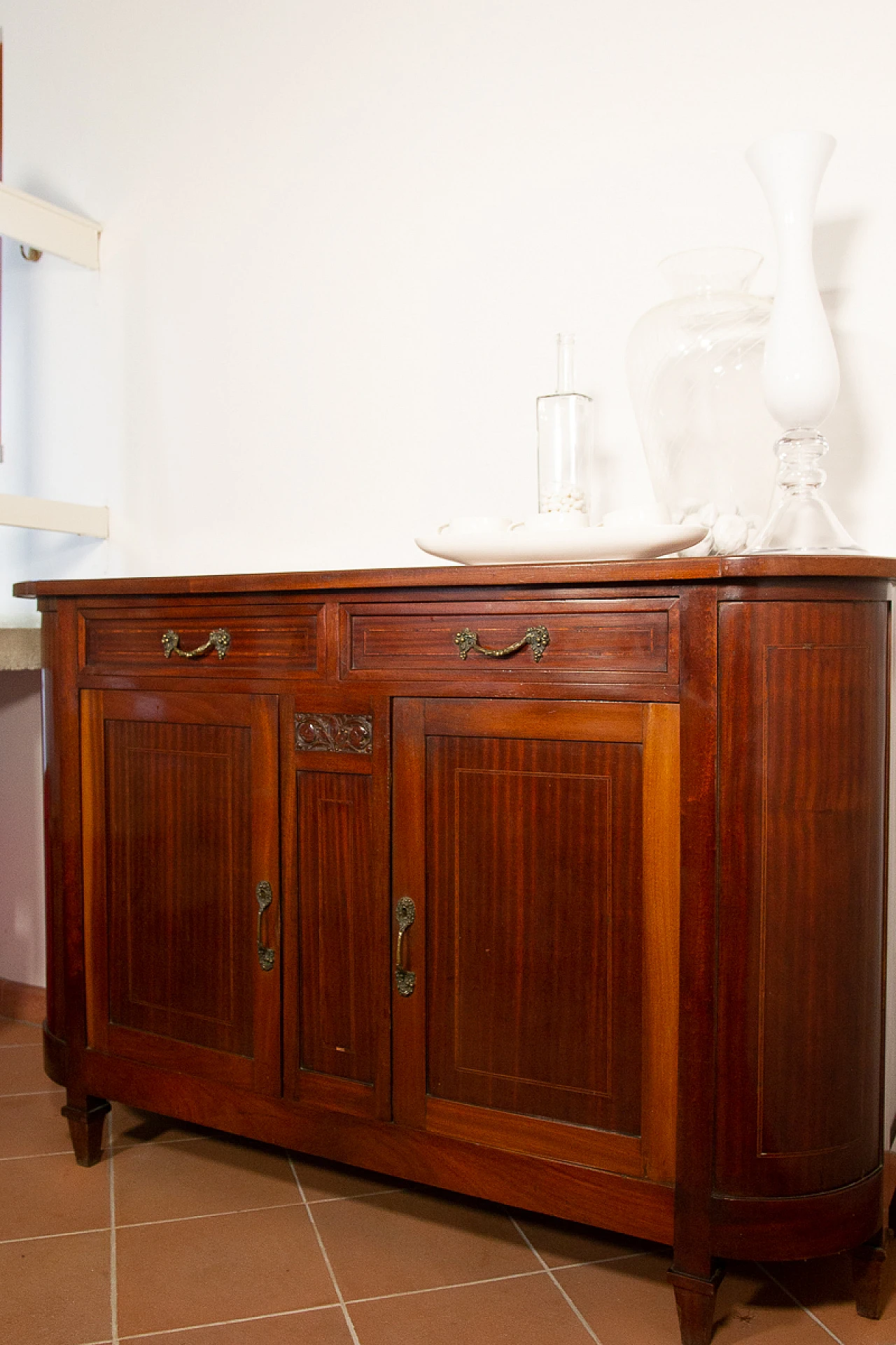 Credenza Liberty in noce impiallacciato rovere con specchio, anni '40 1