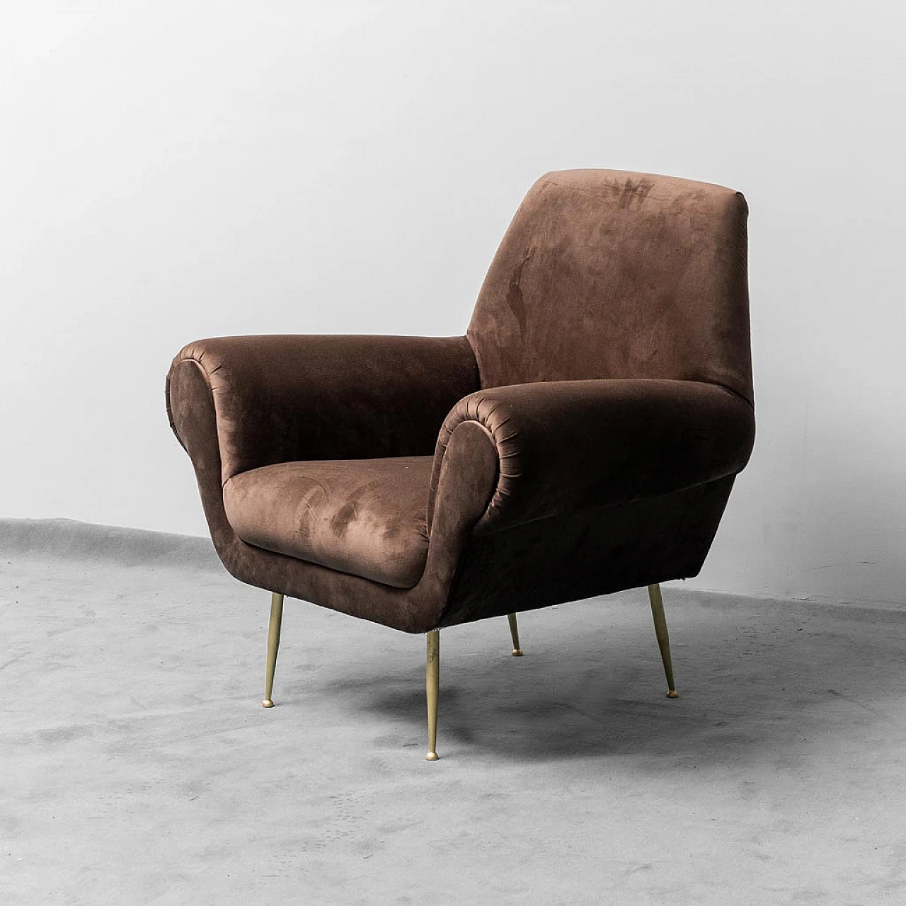 Pair of brown velvet armchairs by Gigi Radice for Minotti, 1950s 10