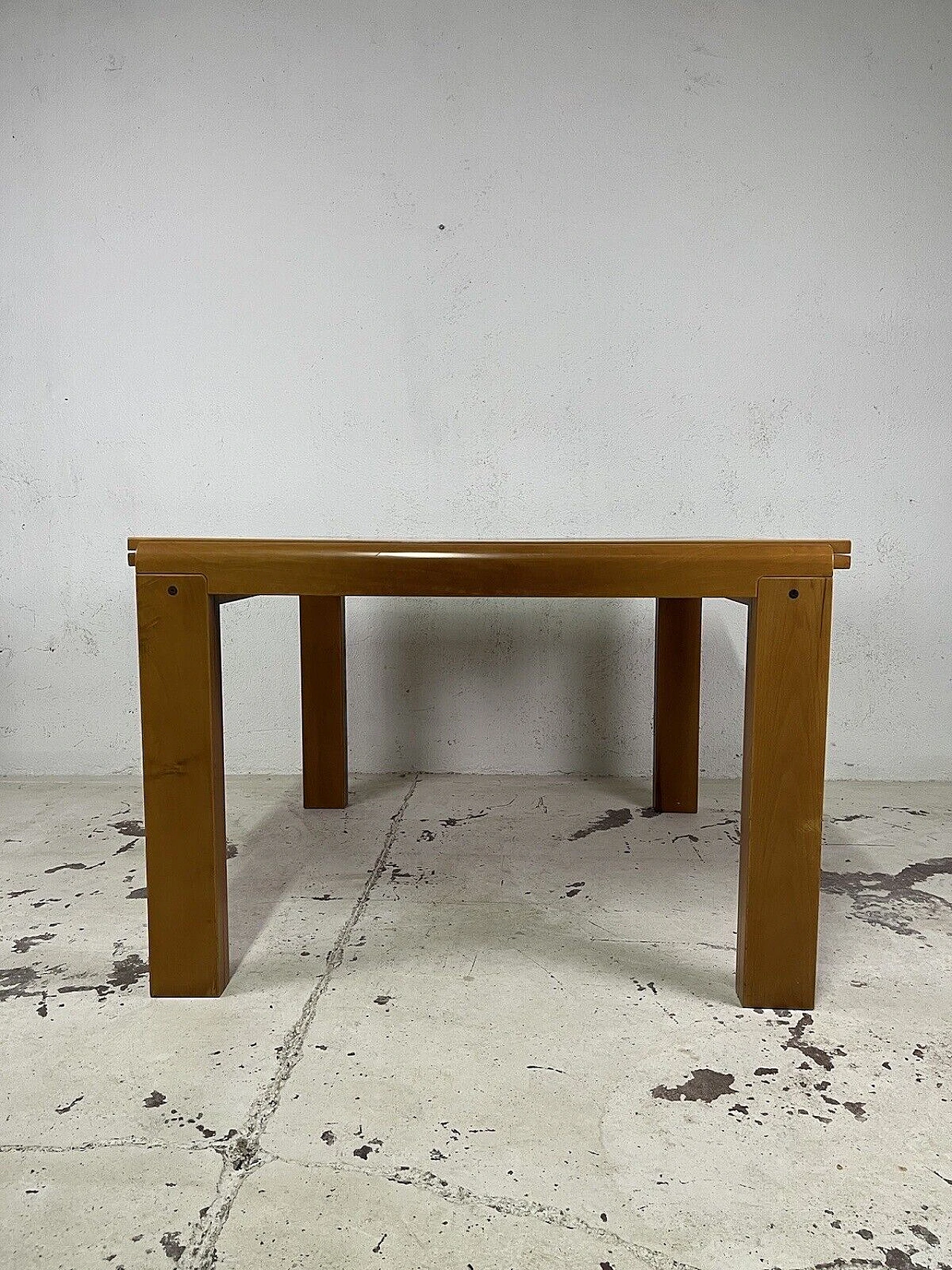 Light wood extendable table by Molteni, 1960s 3