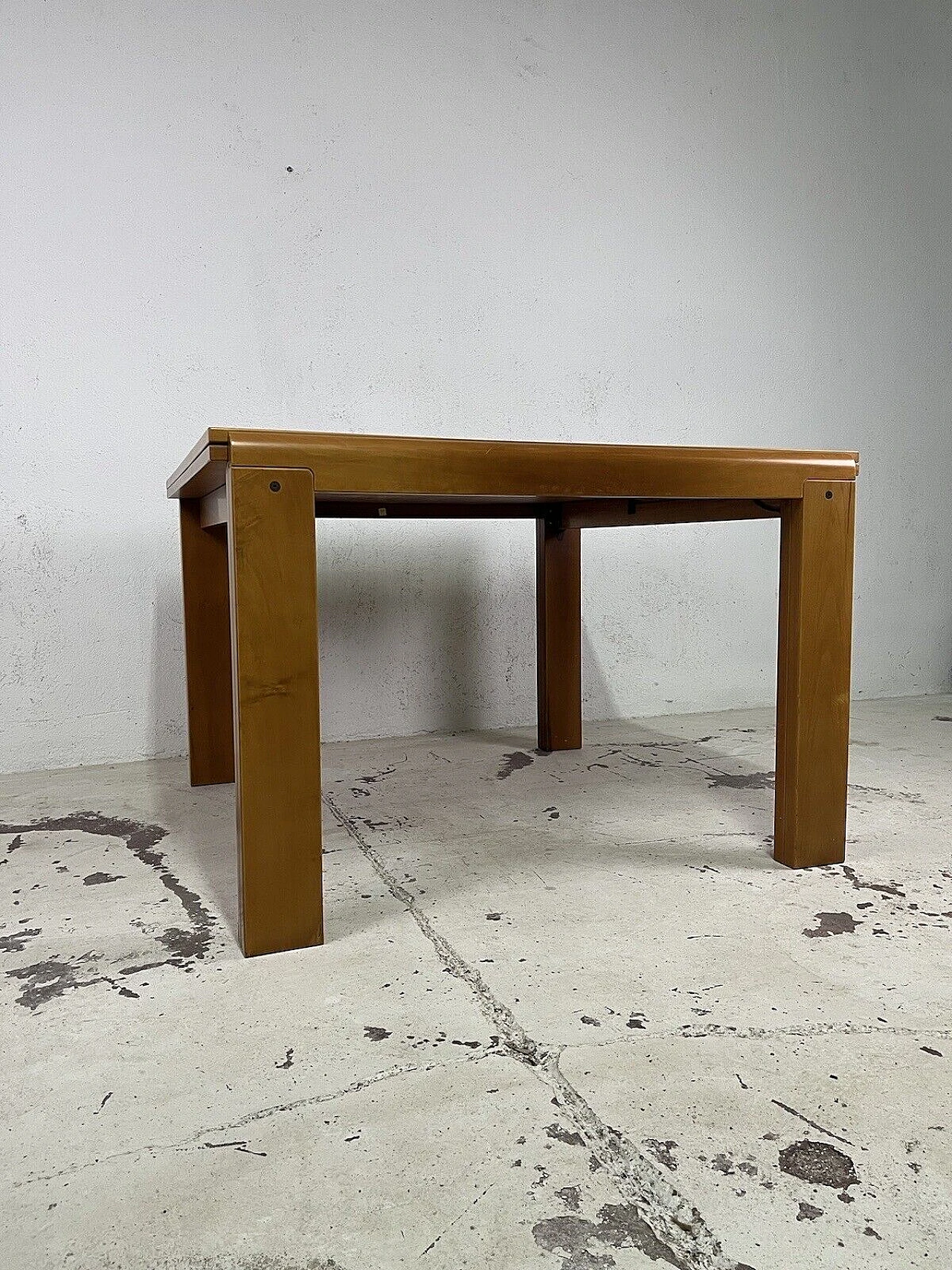 Light wood extendable table by Molteni, 1960s 6