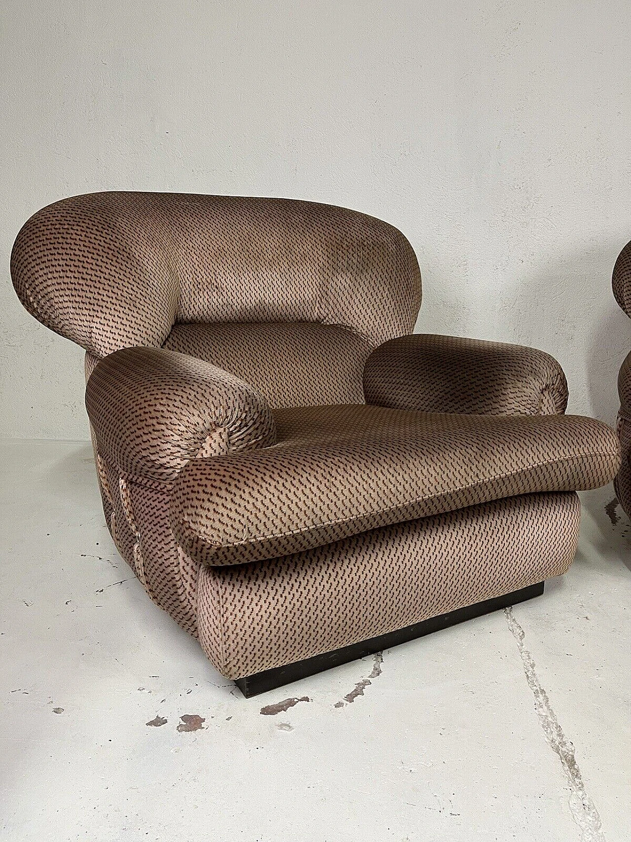 Pair of Space Age black wood and brown fabric armchairs, 1960s 8