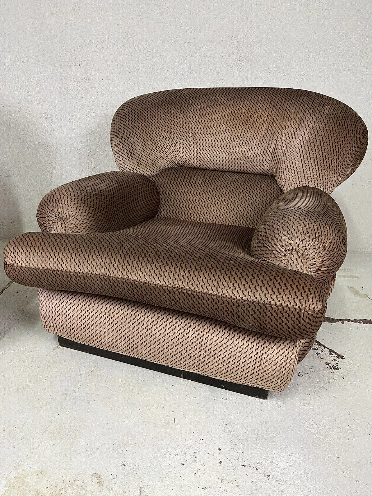 Pair of Space Age black wood and brown fabric armchairs, 1960s 9