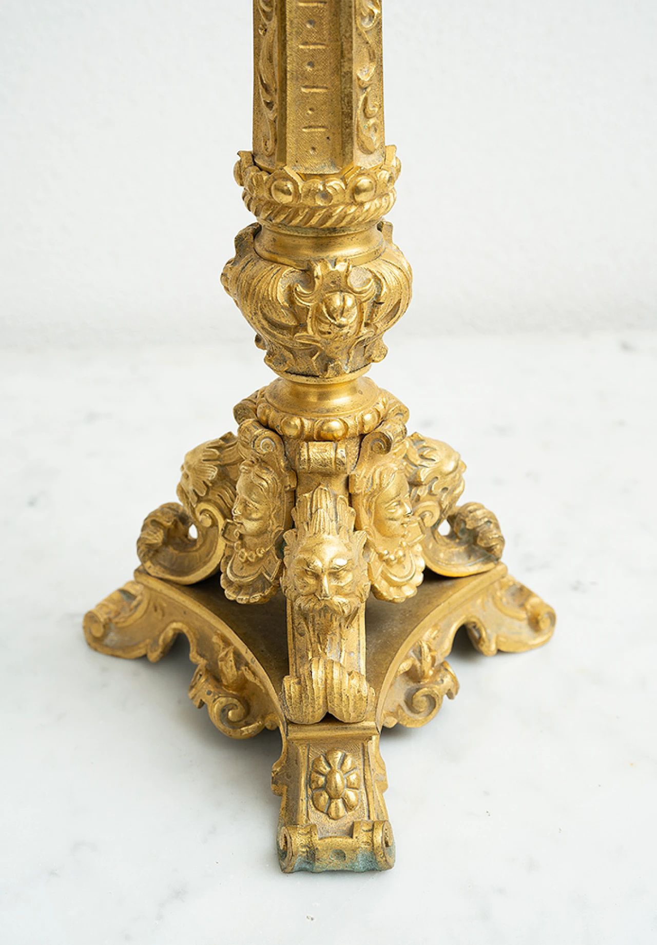 Coppia di candelabri Carlo X in bronzo dorato, inizio '800 4