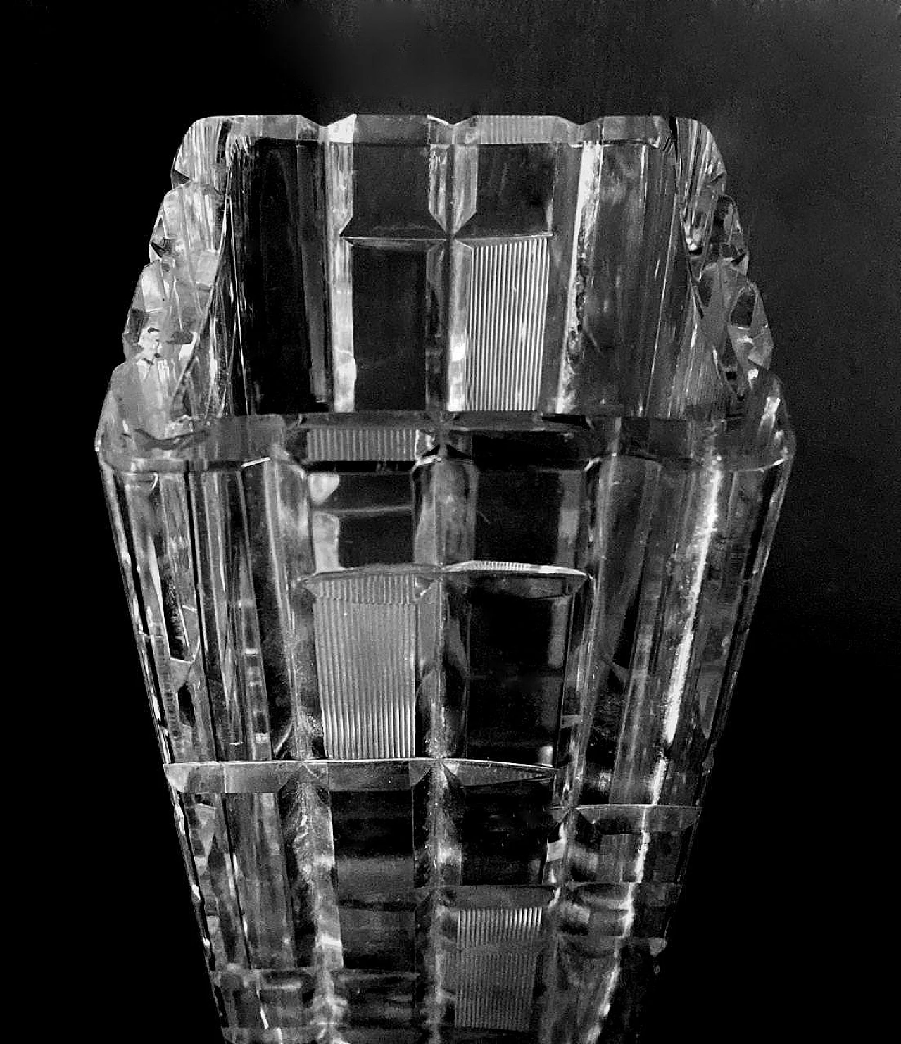 Cut and polished crystal vase, 1970s 13