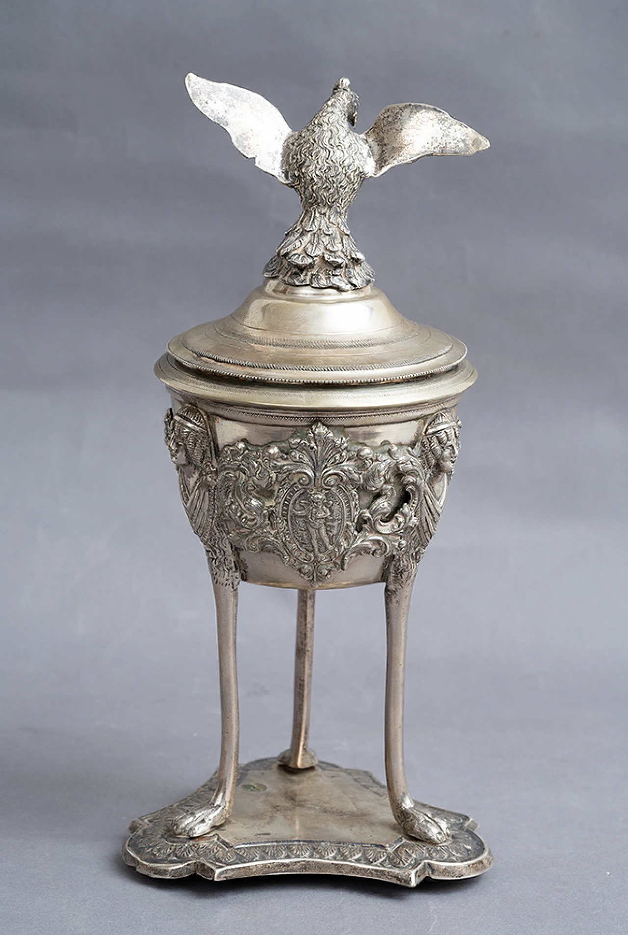 Empire Neapolitan silver centerpiece cup, early 19th century 2