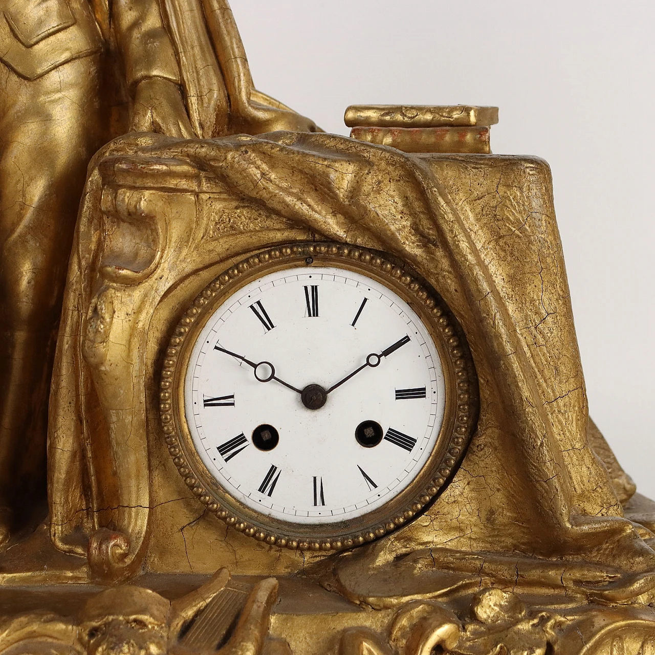 Gilded wooden countertop clock with statue of a scholar, 19th century 4