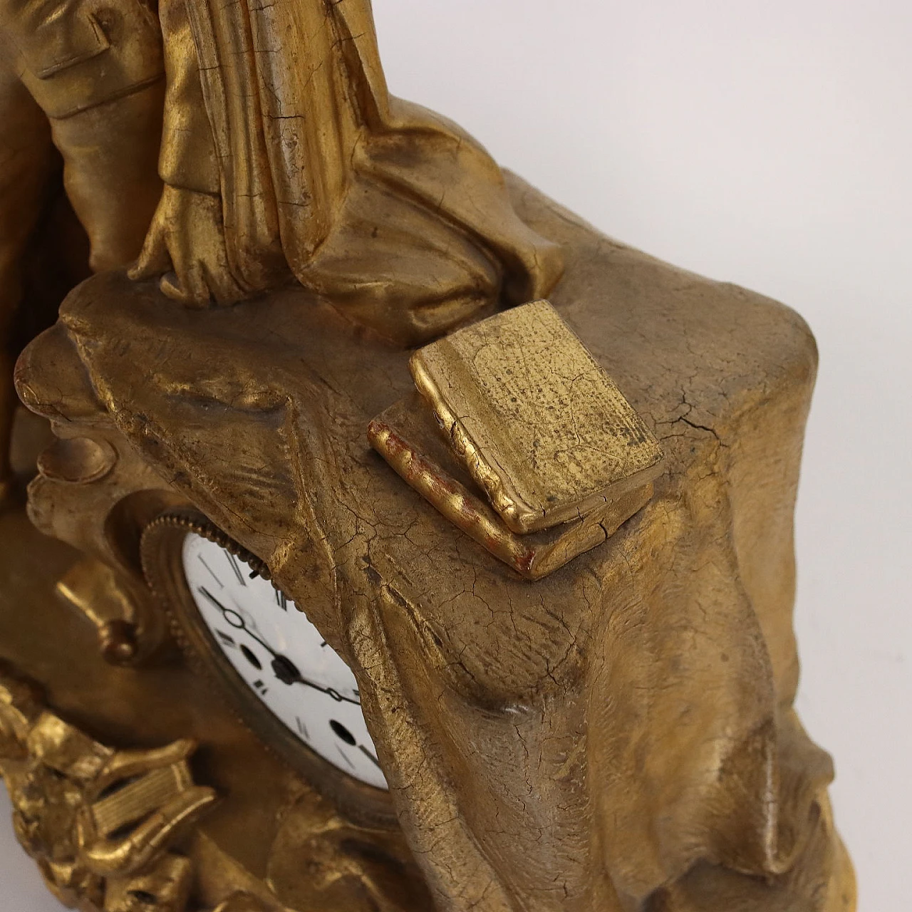 Gilded wooden countertop clock with statue of a scholar, 19th century 6