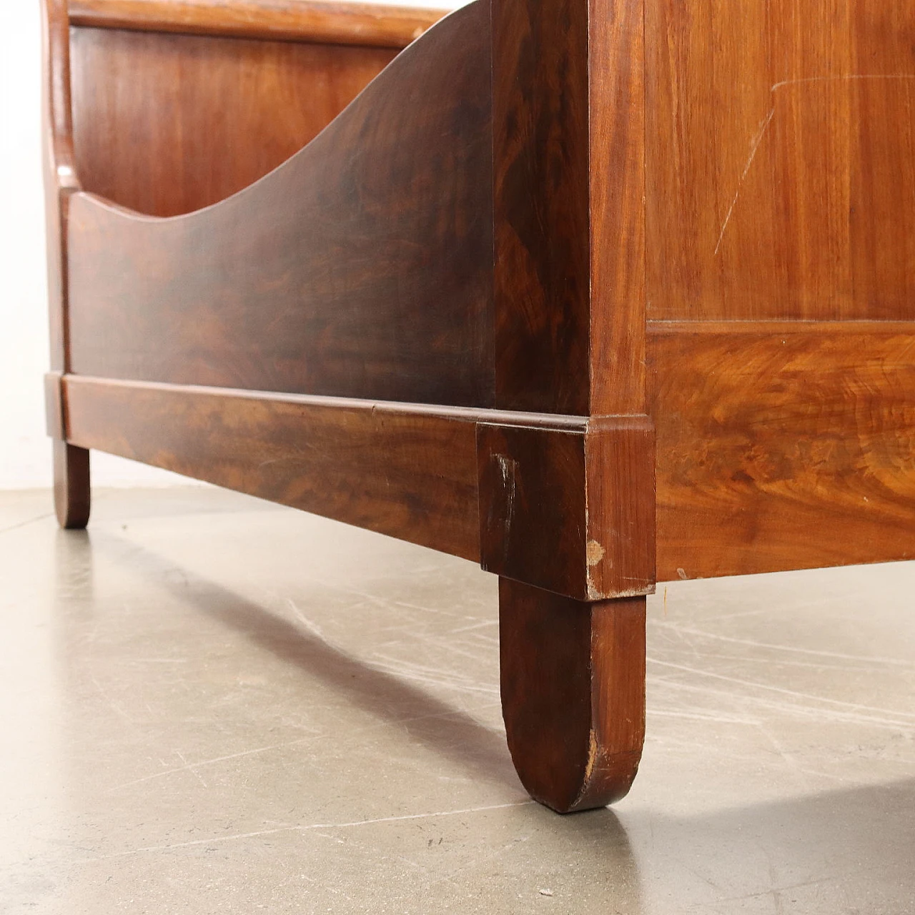 Louis Philippe mahogany single bed with vase feet, 19th century 7