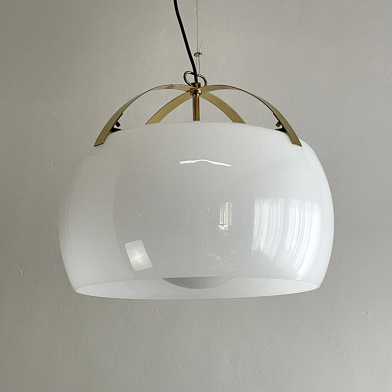 Omega hanging lamp by V. Magistretti for Artemide, 1960s 1