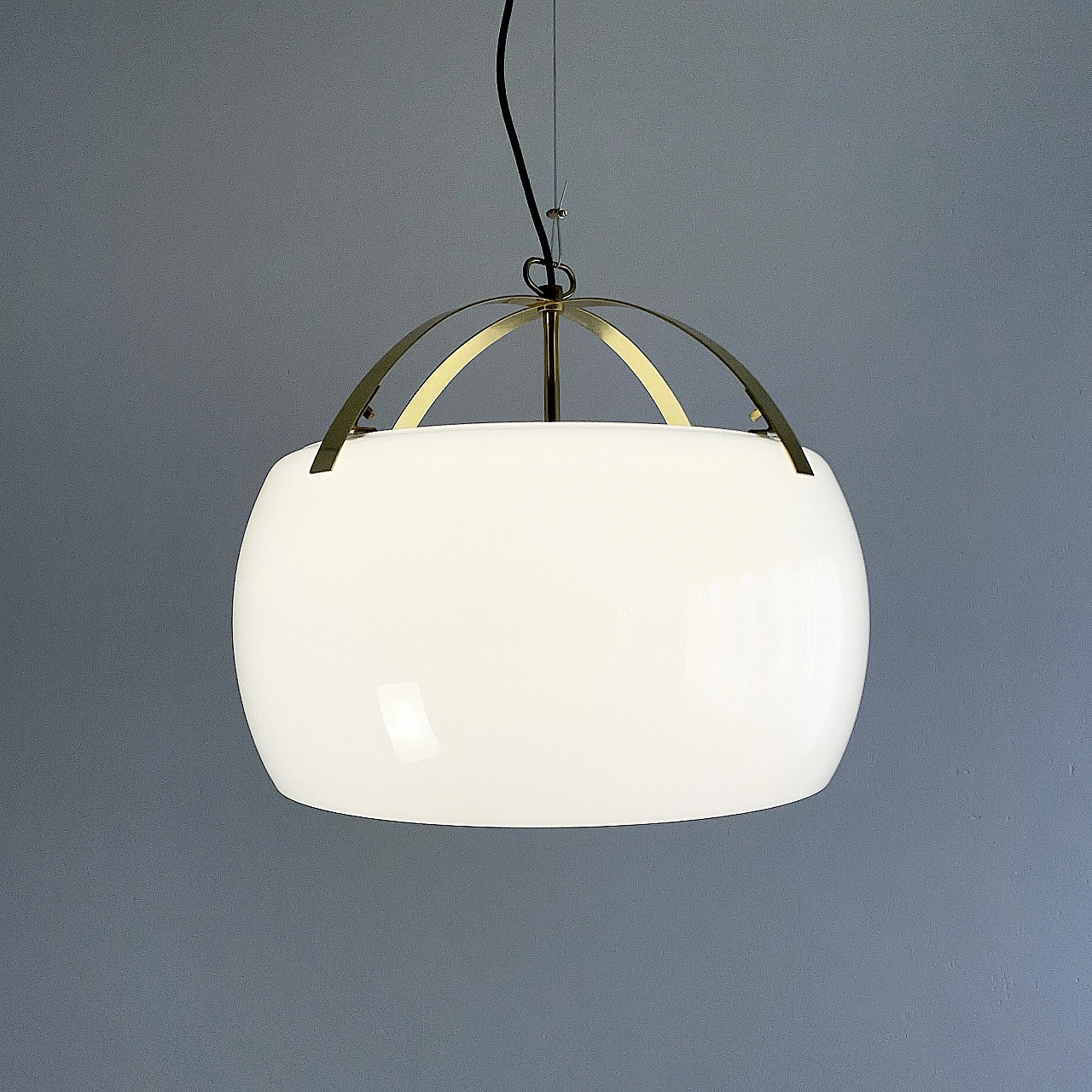 Lampada a sospensione Omega di V. Magistretti per Artemide, anni '60 3