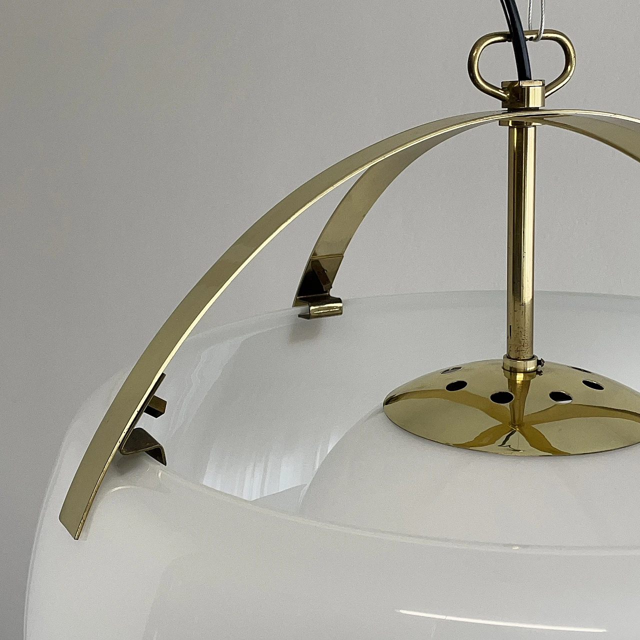 Lampada a sospensione Omega di V. Magistretti per Artemide, anni '60 7