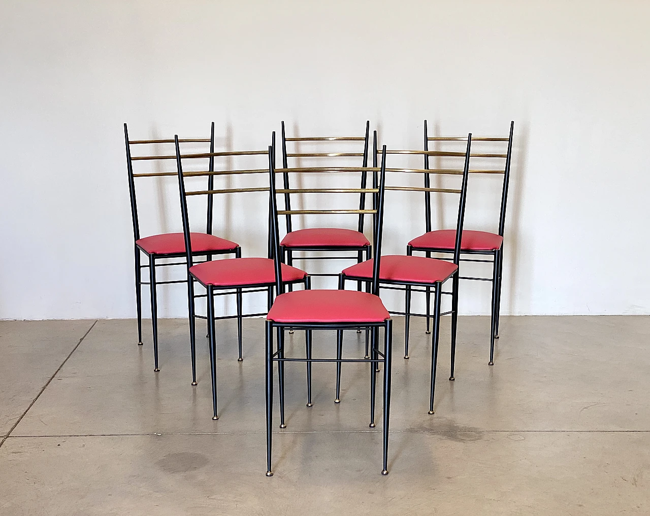 6 Chairs in black lacquered iron, fuchsia leatherette and brass, 1960s 2