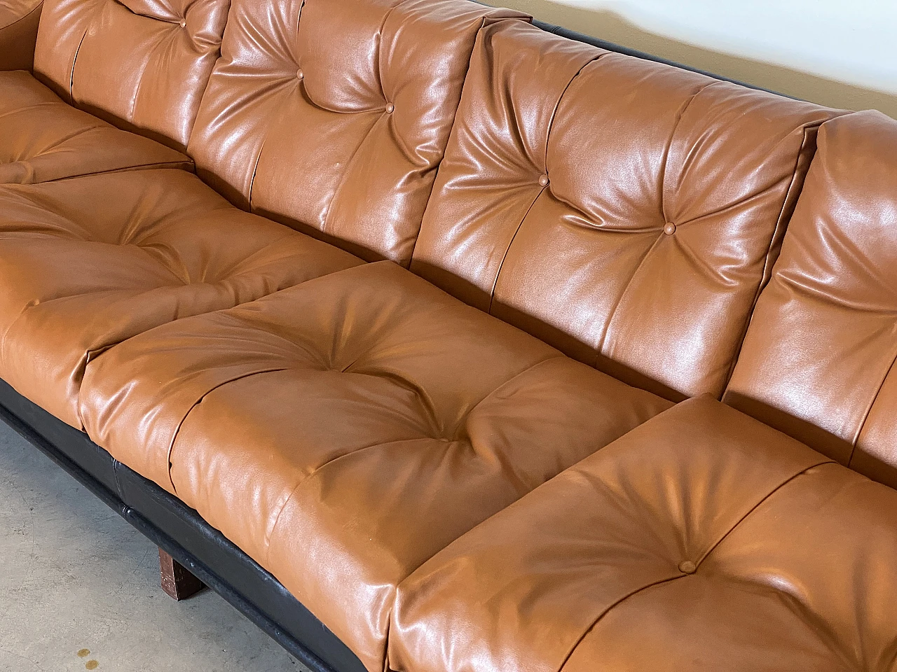 Leather sofa in the style of Claudio Salocchi, 1960s 2