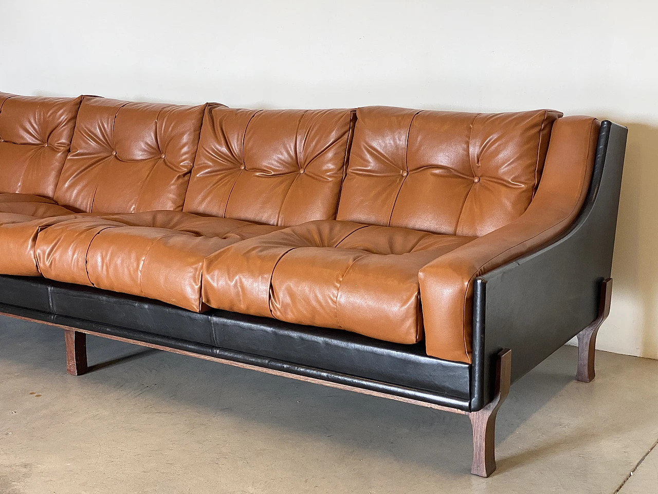 Leather sofa in the style of Claudio Salocchi, 1960s 11