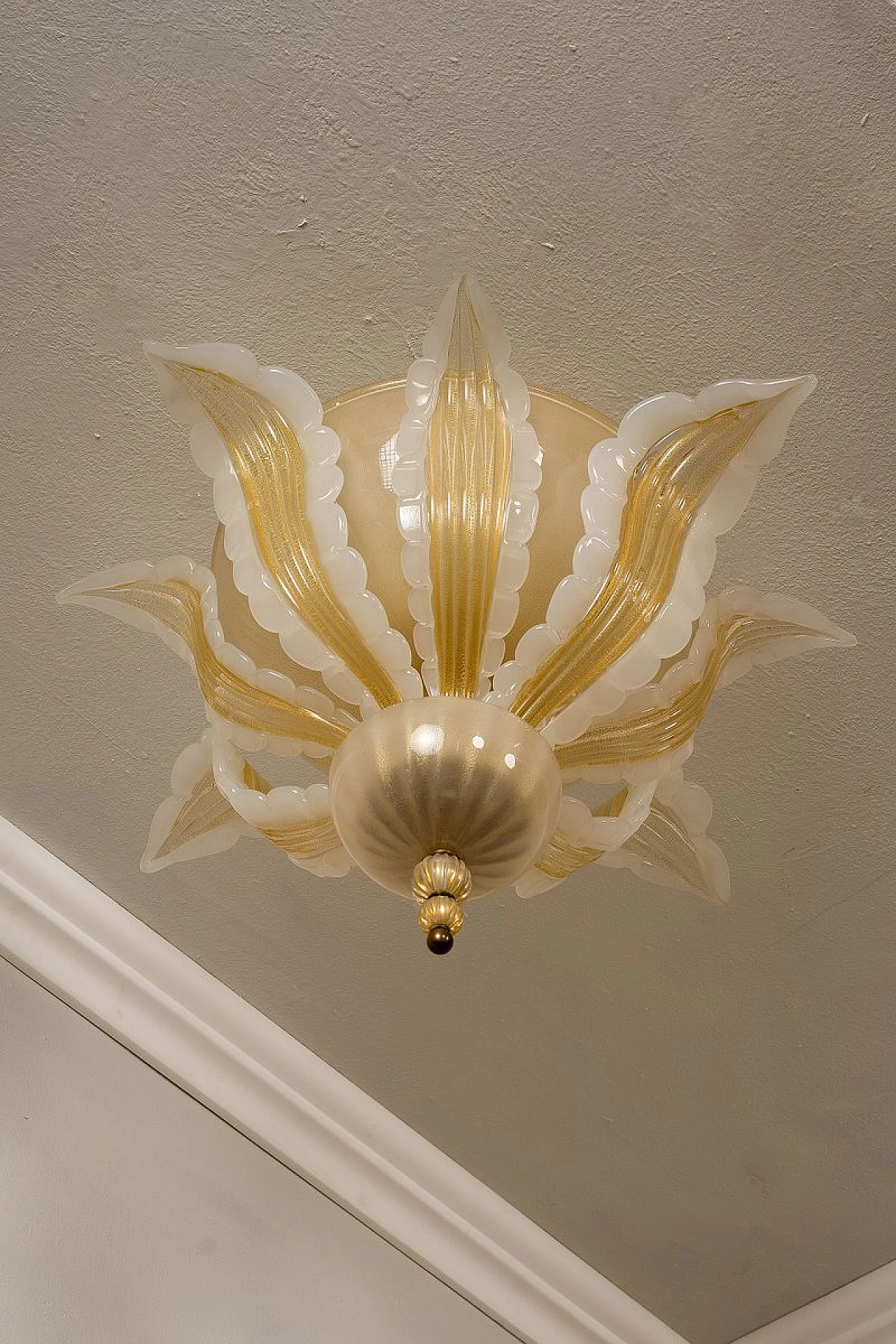 Lampadario a forma di fiori in vetro soffiato di Murano, anni '60 2