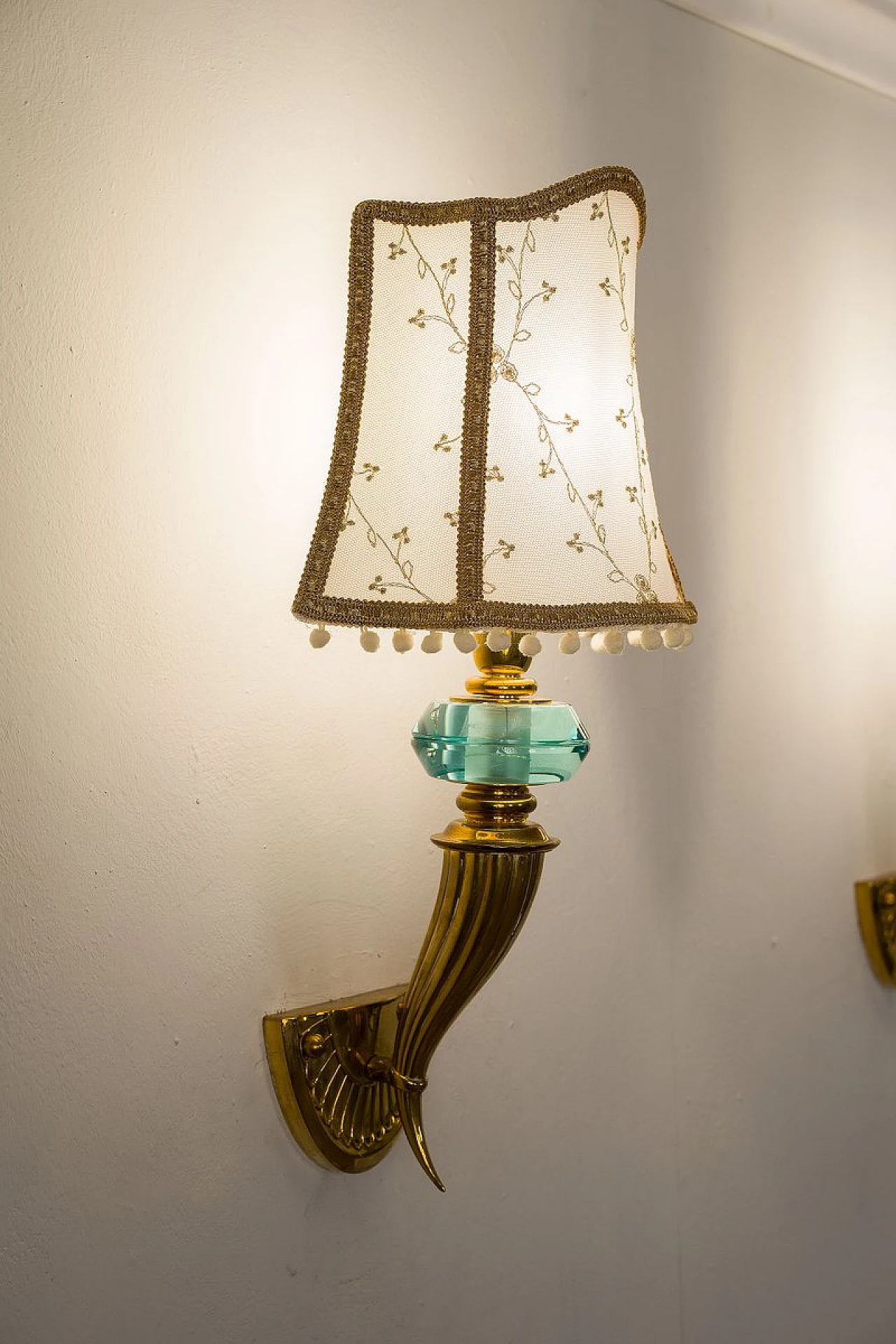 Pair of cornucopia-shaped wall lights in golden brass & crystal, 1940s 7