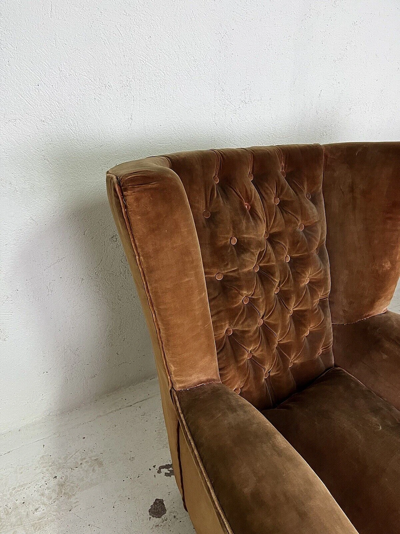 Pair of wooden and velvet armchairs by Paolo Buffa, 1950s 20