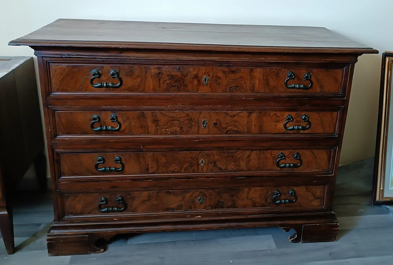 Louis XIV chest of drawers in solid walnut, 17th century 8