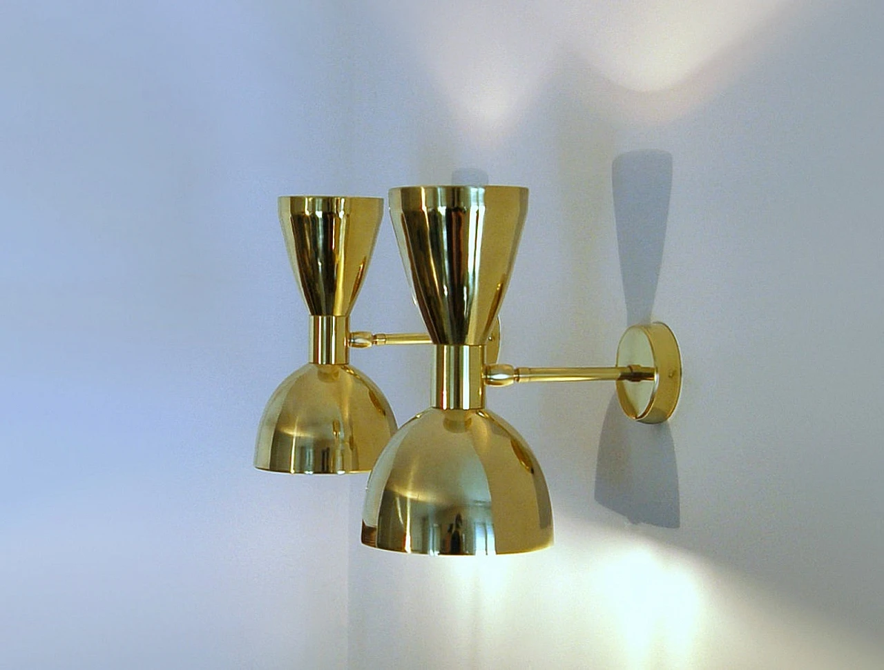 Stilnovo-style brass double-cone wall light 5