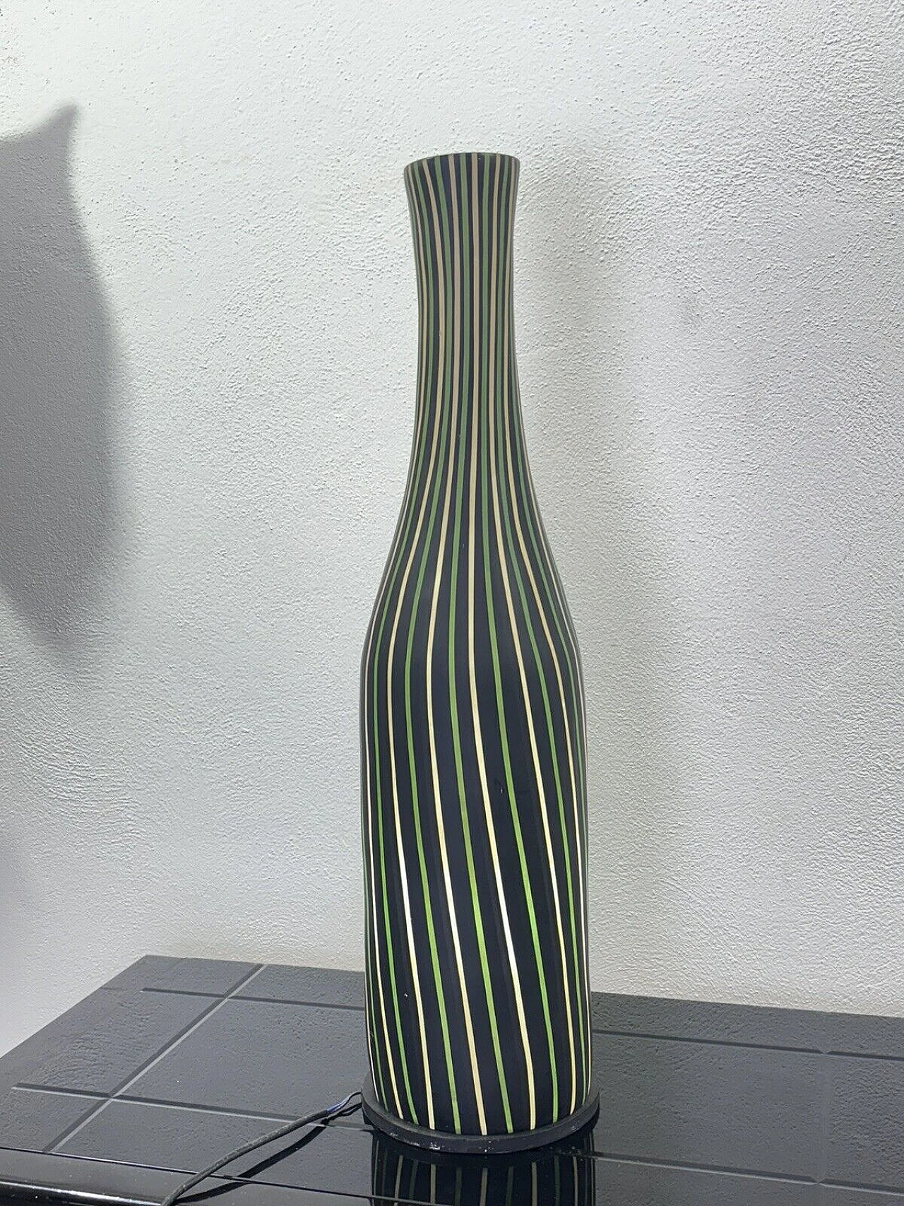 Striped three-coloured table lamp in plastic, 1980s 4