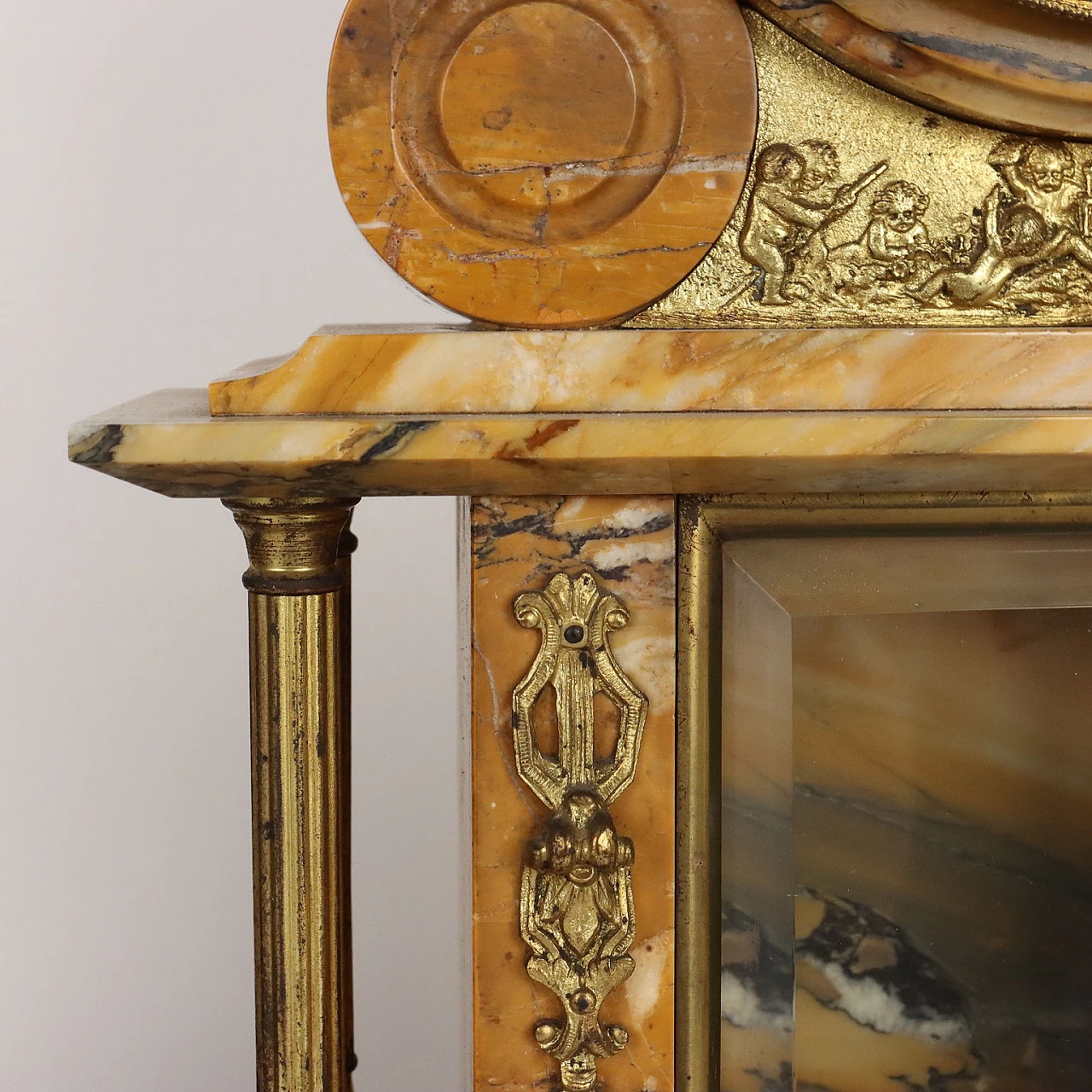 Triptych with clock & risers in yellow marble & bronze, 19th century 6