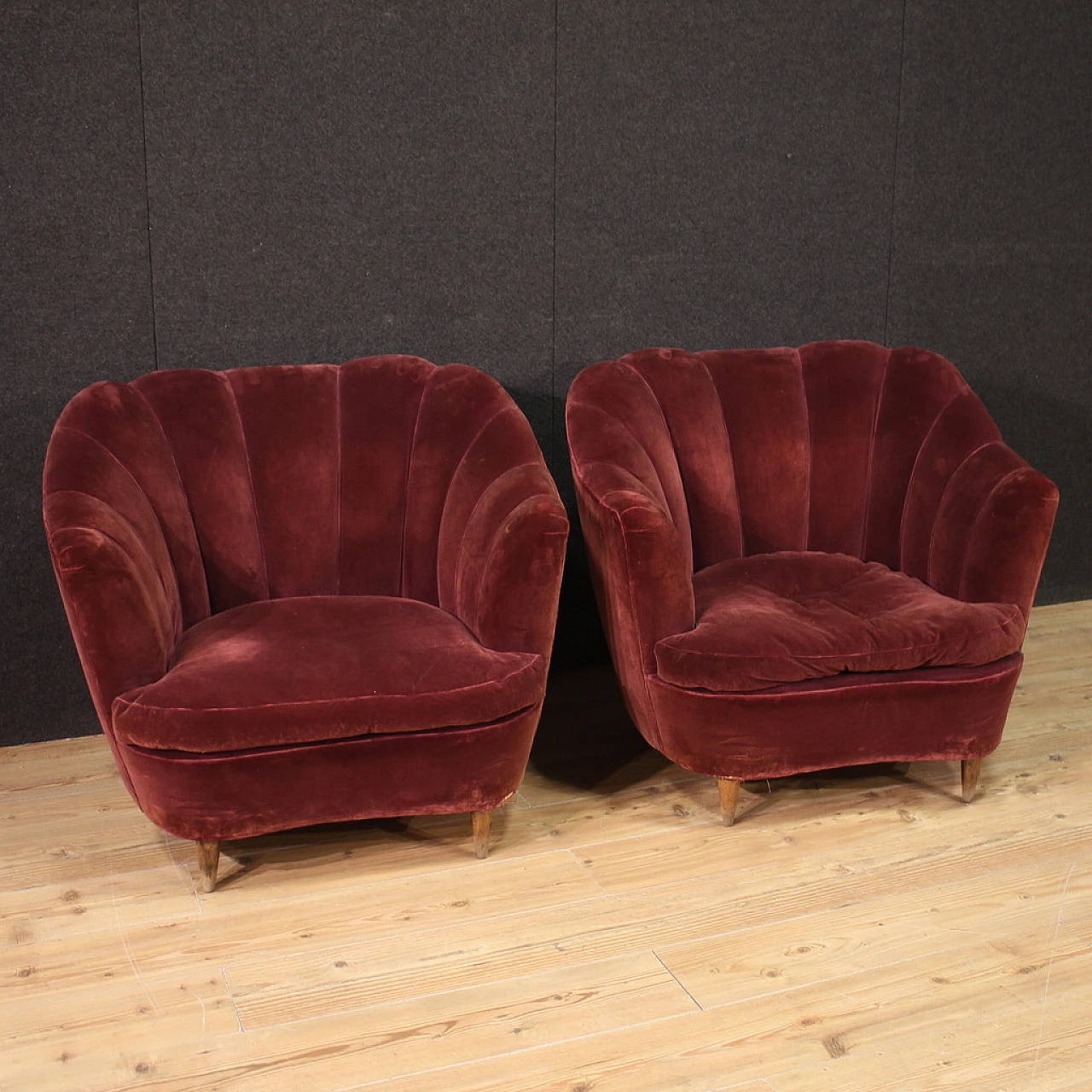 Pair of armchairs and sofa attributed to Gio Ponti, 1940s 6