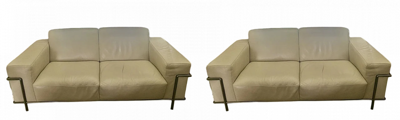 Pair of grained leather sofas by Centro Studi Natuzzi 9