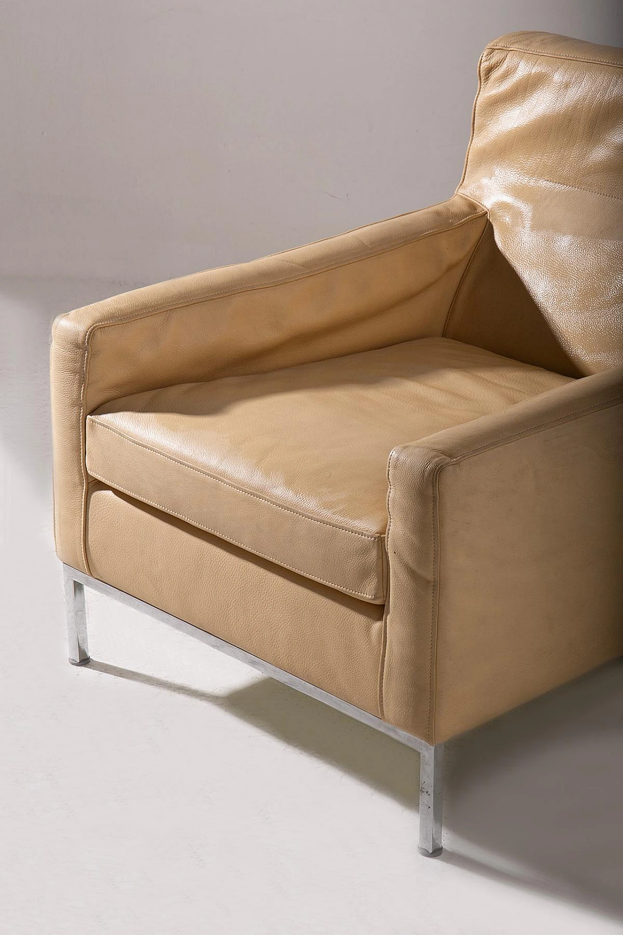 Leather and steel armchair attributed to Florence Knoll, 1970s 6