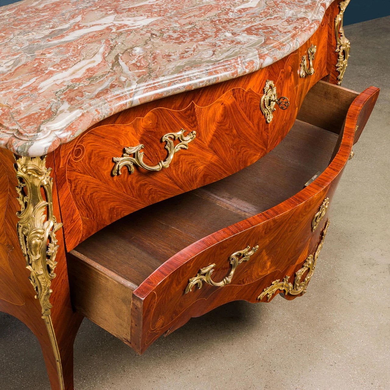 Commode a due cassetti in bois de rose, marmo e bronzo dorato, '700 5