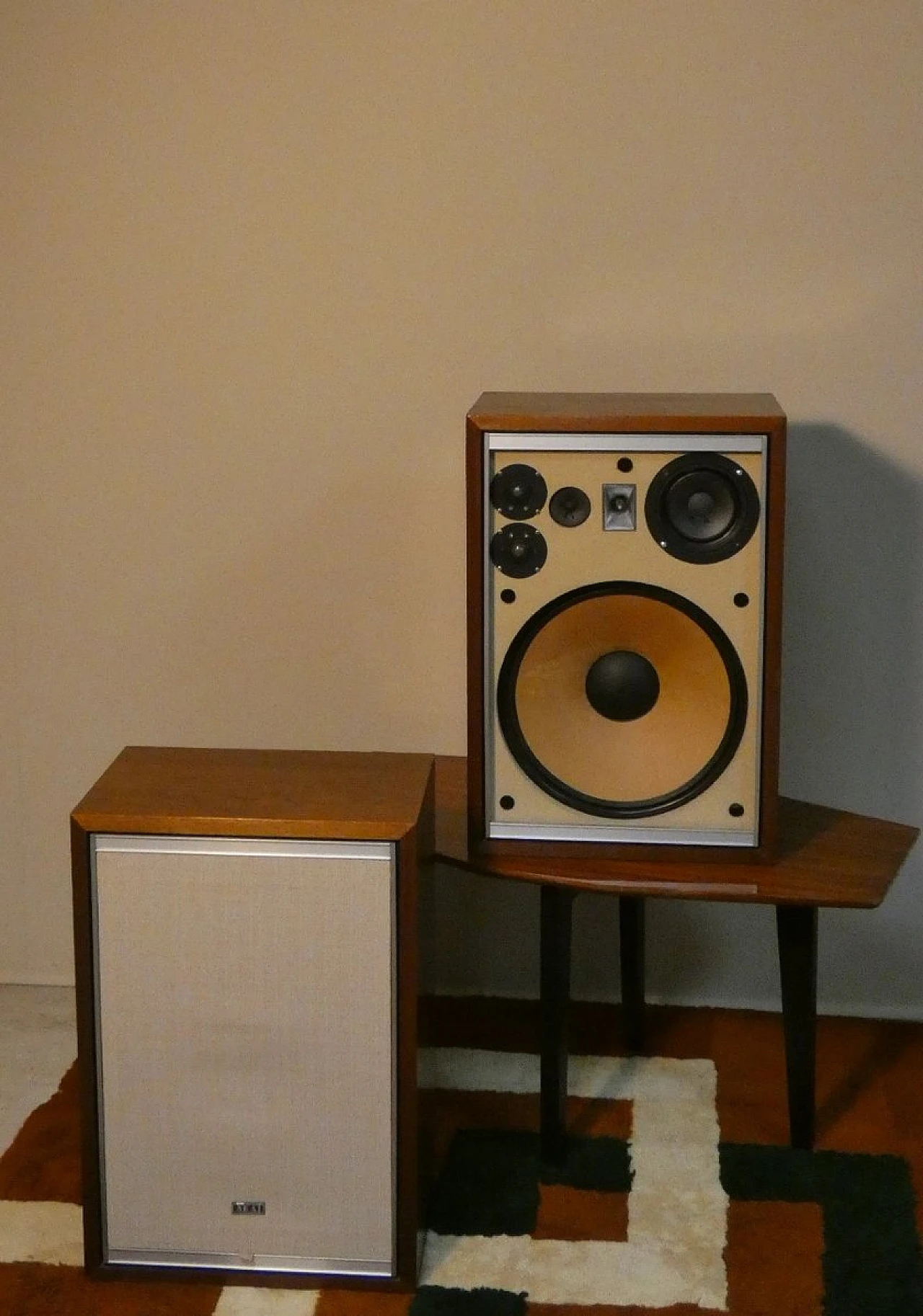 Sw-170a 5-way system with 6 speakers by Akai Electric Co., 1970s 1